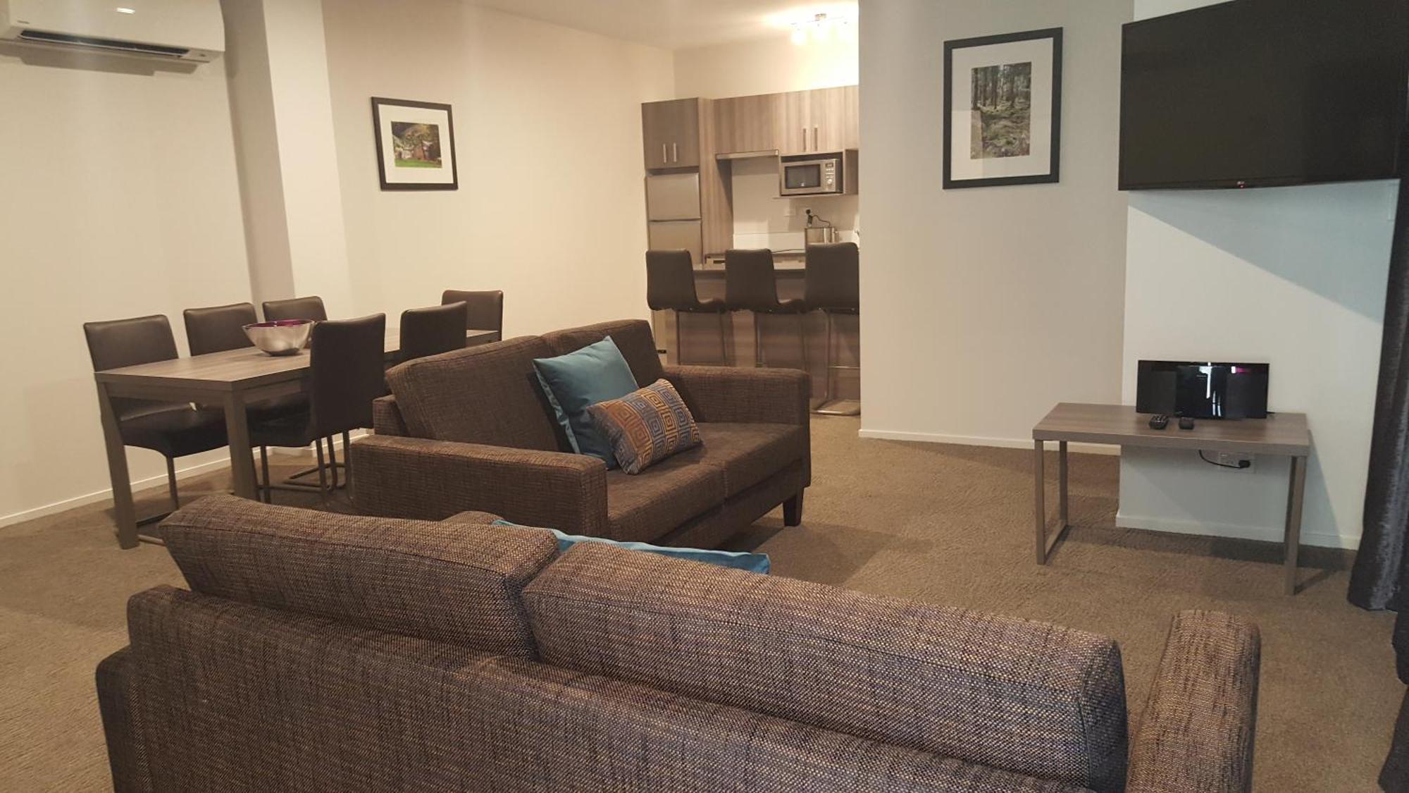 Two-Bedroom Apartment,1319393281:JPEG