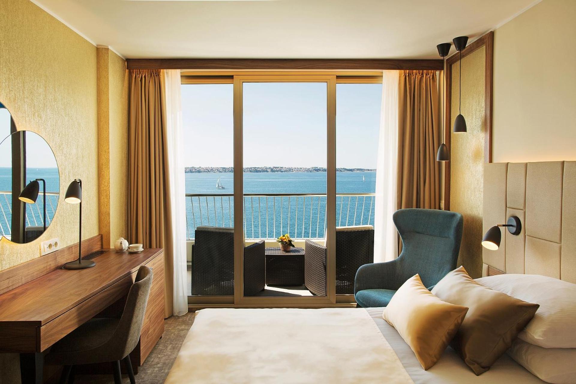 Deluxe Double or Twin Room with Balcony and Sea View,1235093000:JPEG