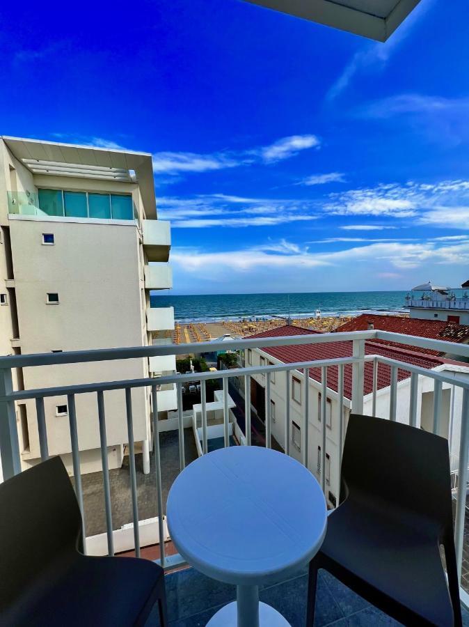 Deluxe Doppelzimmer mit Balkon und Meerblick