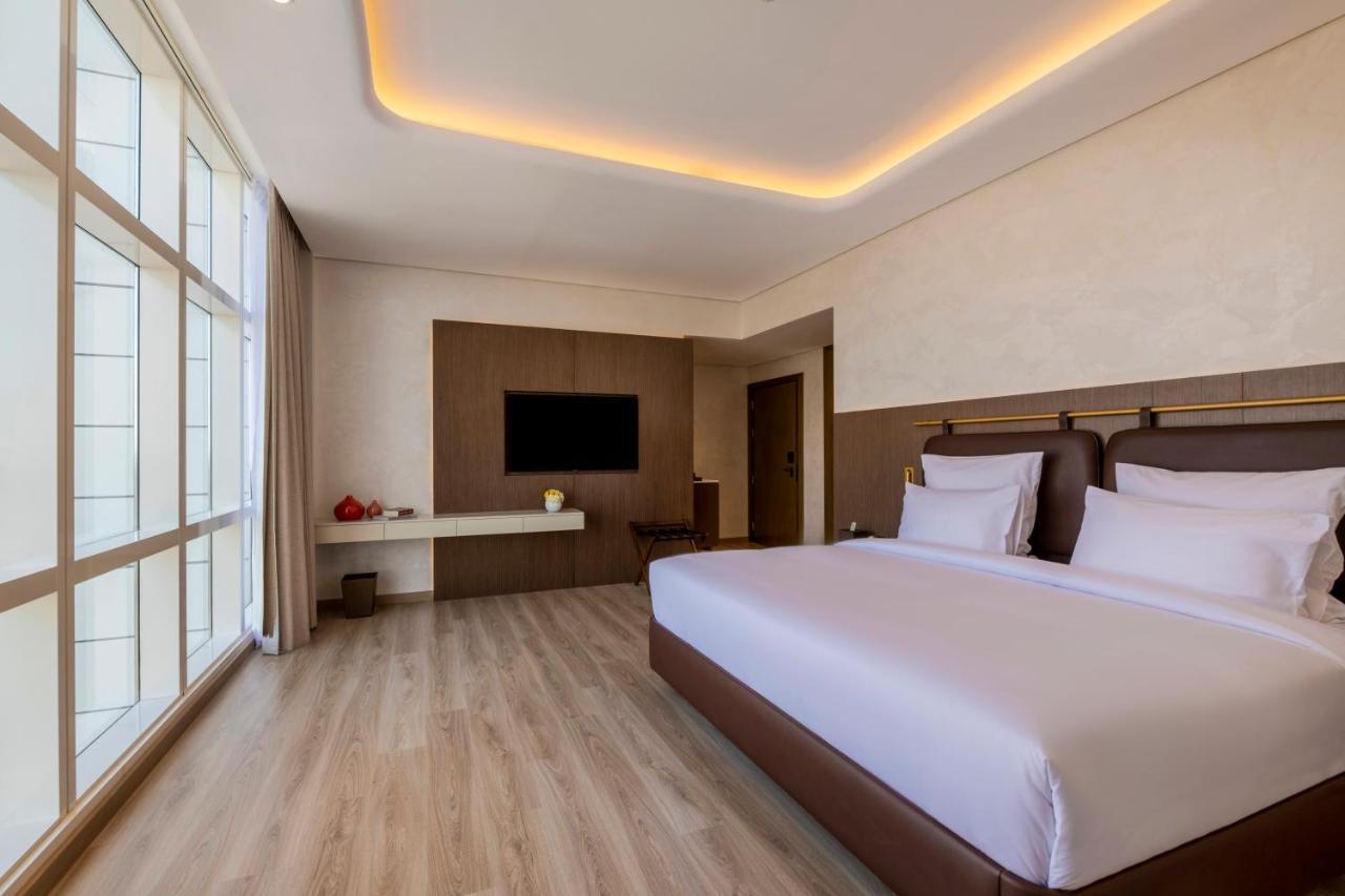 Superior King Room City View Shuttle to the Beach Mall & Metro Station,1708304514:JPEG
