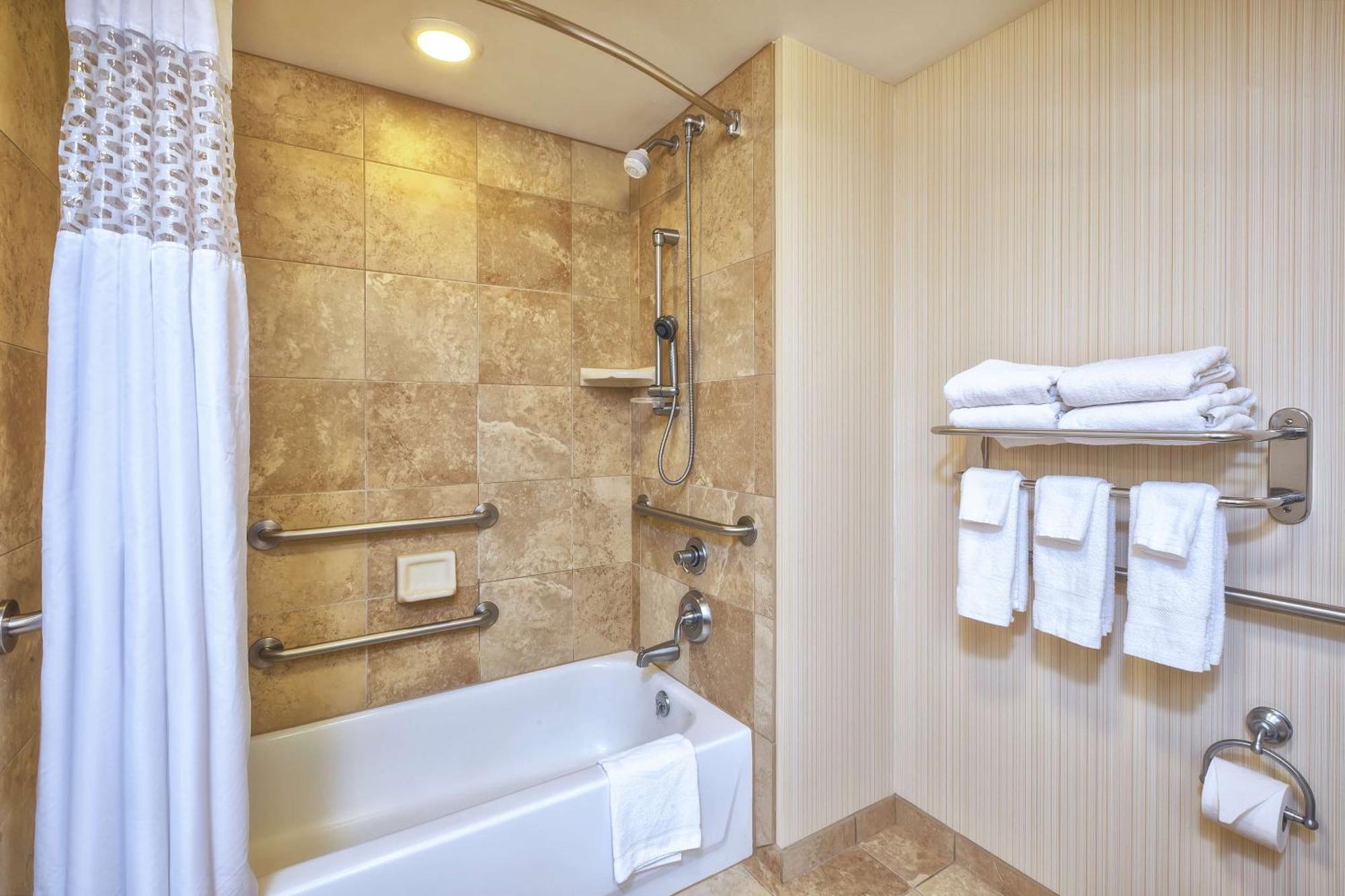 King Room with Accessible Tub - Mobility and Hearing Access/Non-Smoking,1551610831:JPEG