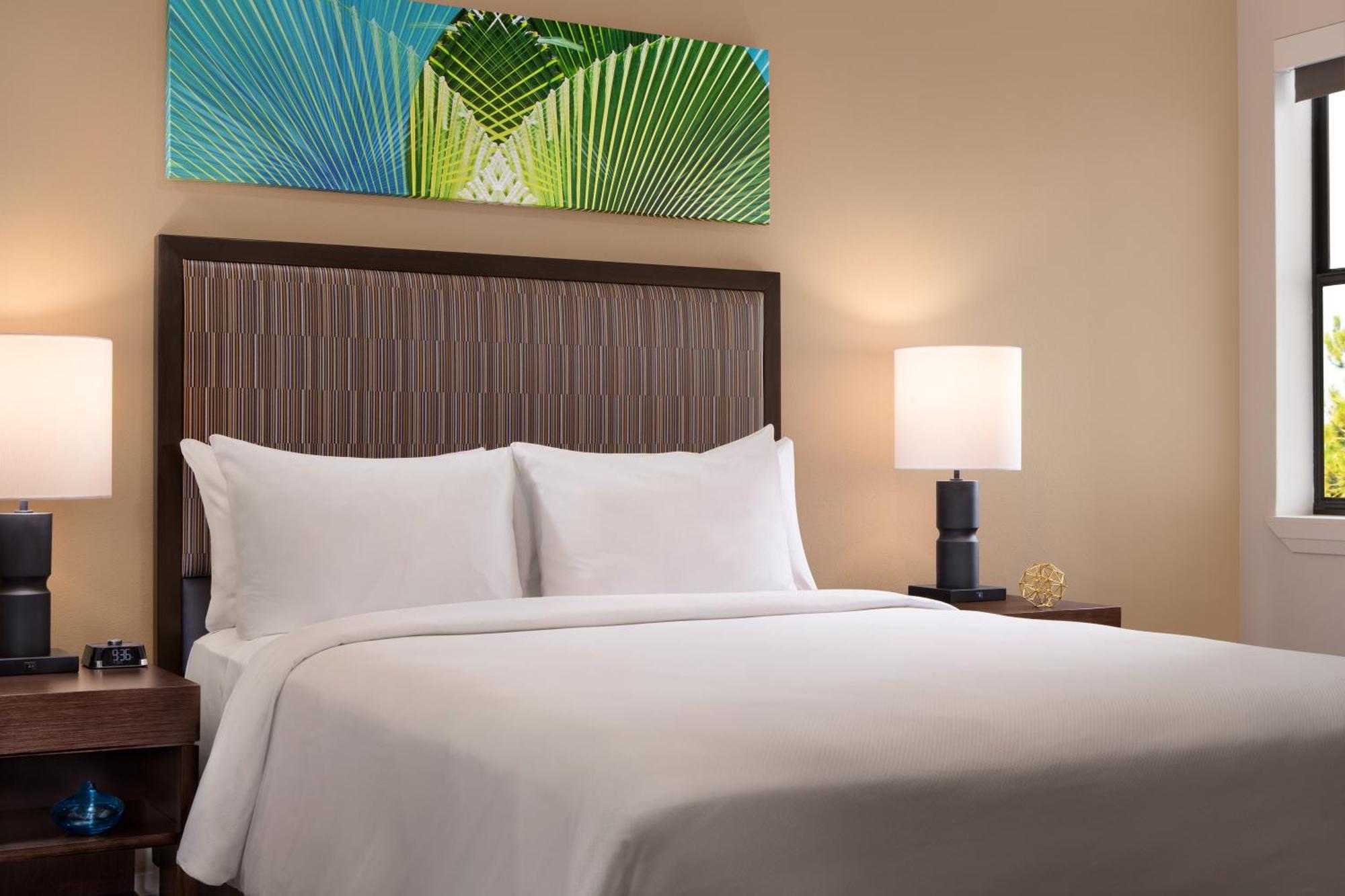 Two-Bedroom Condo Resort View Water Park Access