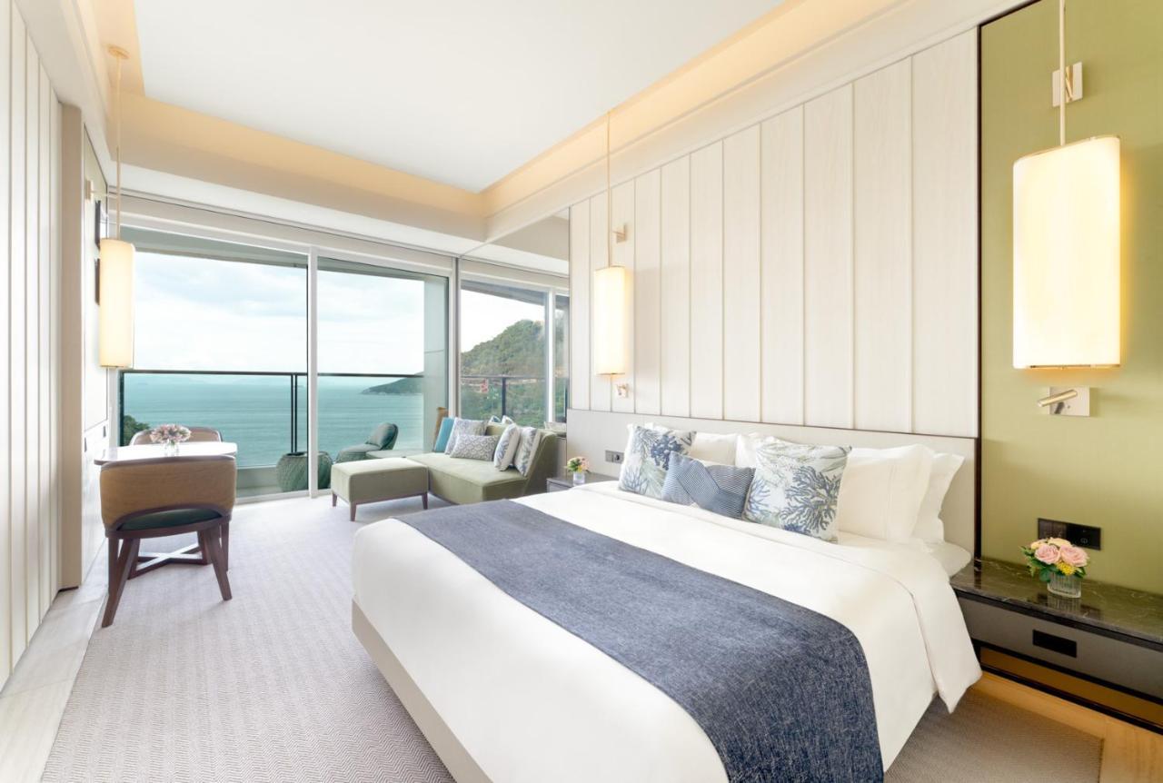 Balcony Oceanfront Room King Bed,1293435331:JPEG