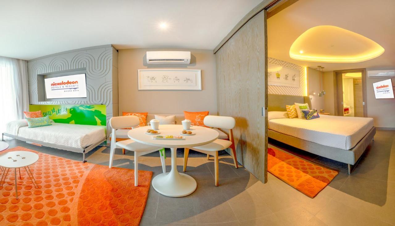 Swim-Up Oceanfront King Suite