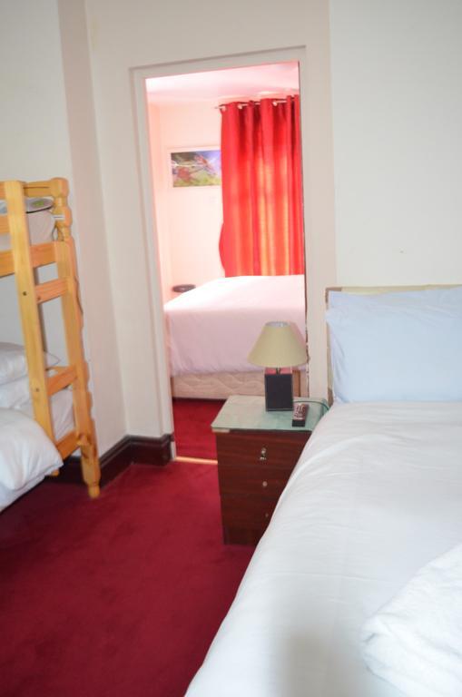 Family Room with Private Bathroom,135952386:JPEG