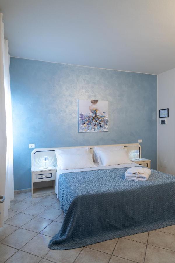Double or Twin Room,1372760912:JPEG