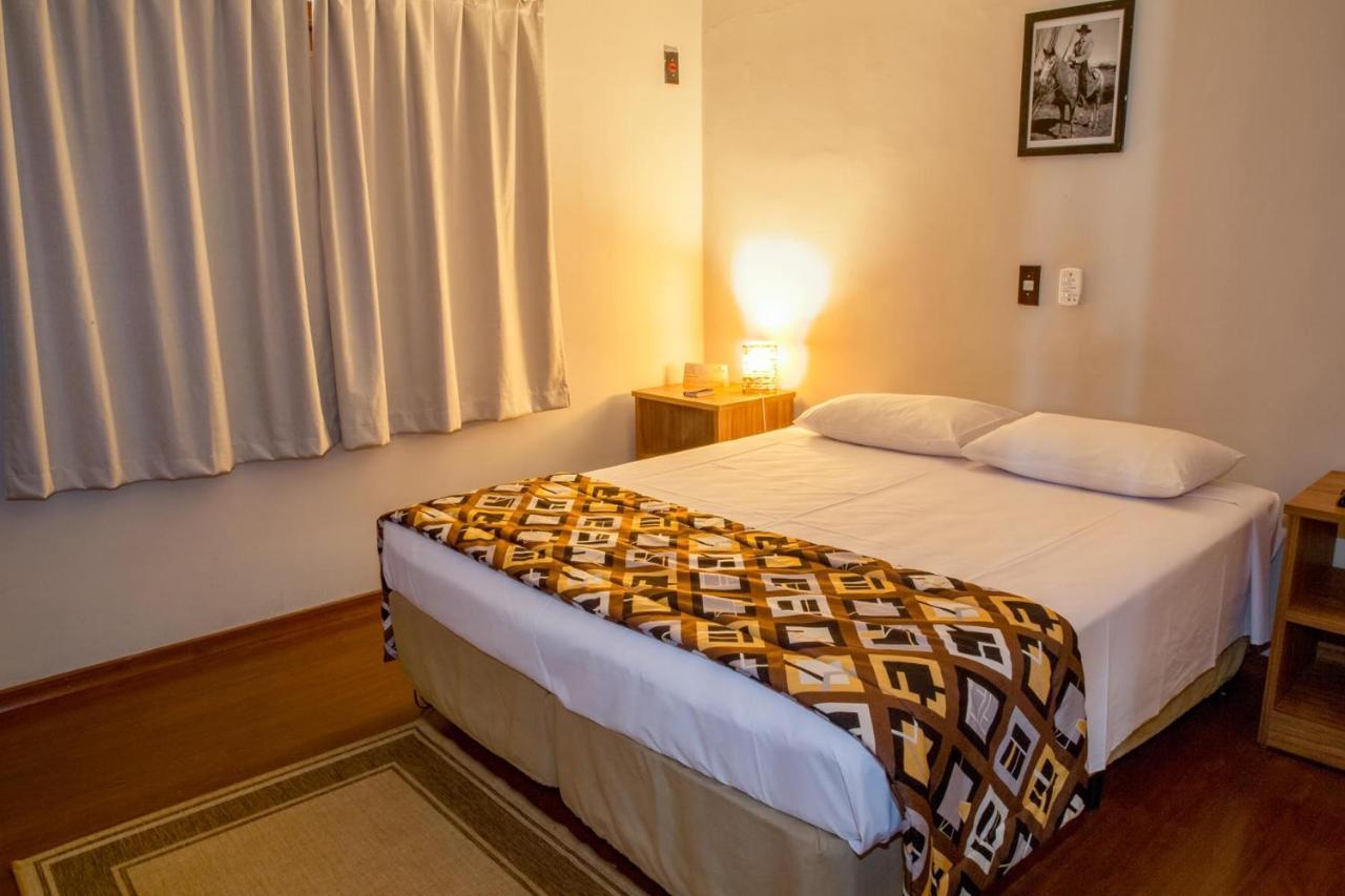 Standard Family Room,1403763092:JPEG