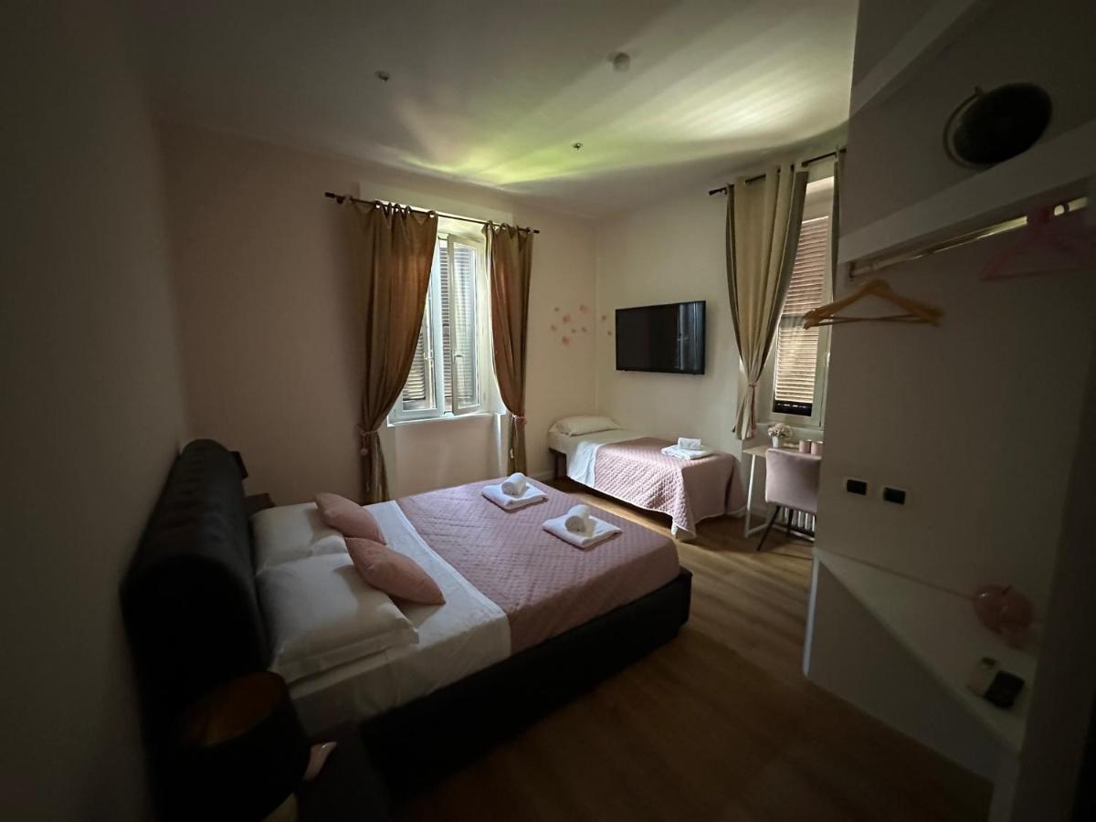 Camera Matrimoniale con Letto Supplementare (3 Adulti)