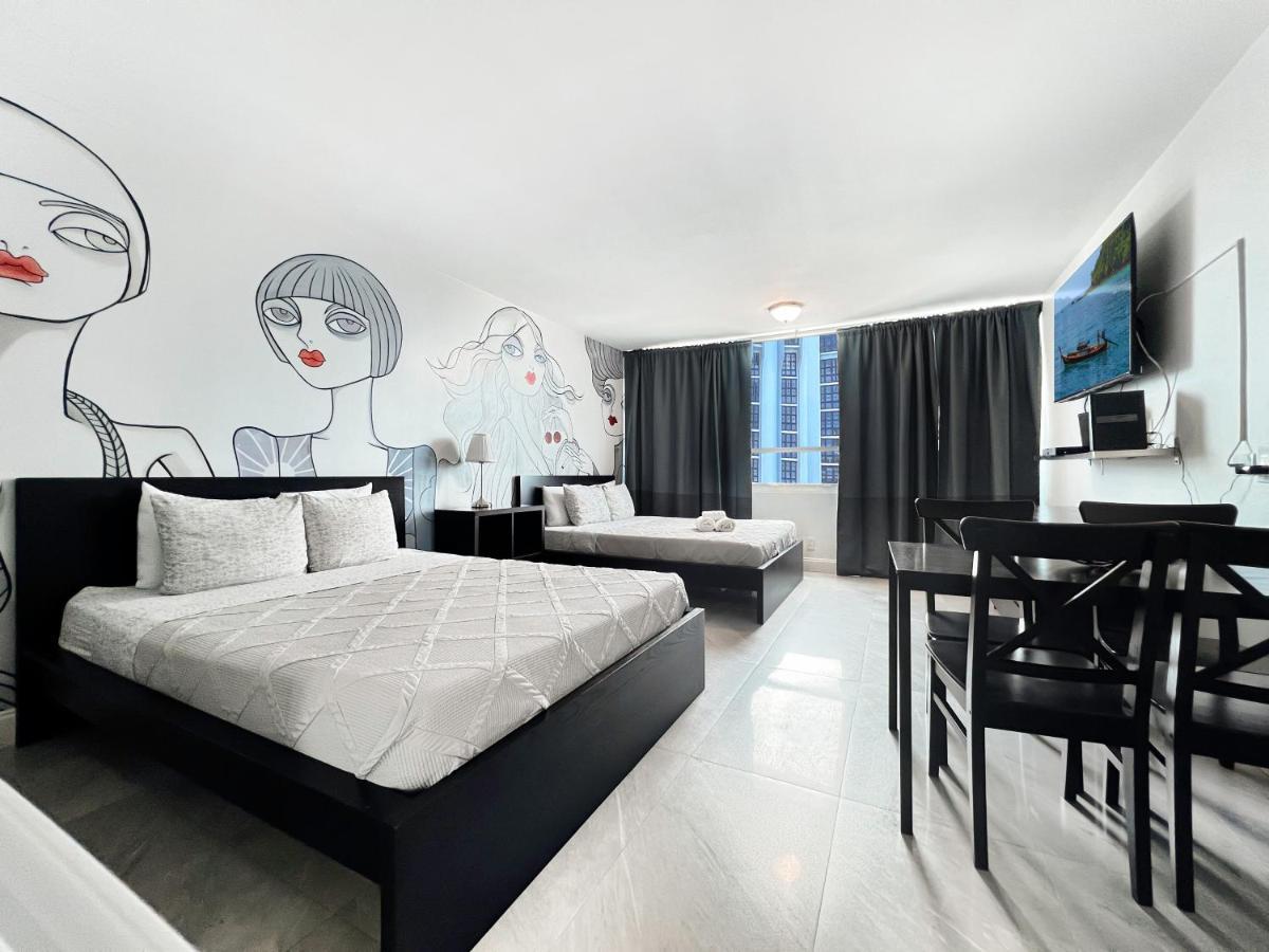 Deluxe Queen Suite
