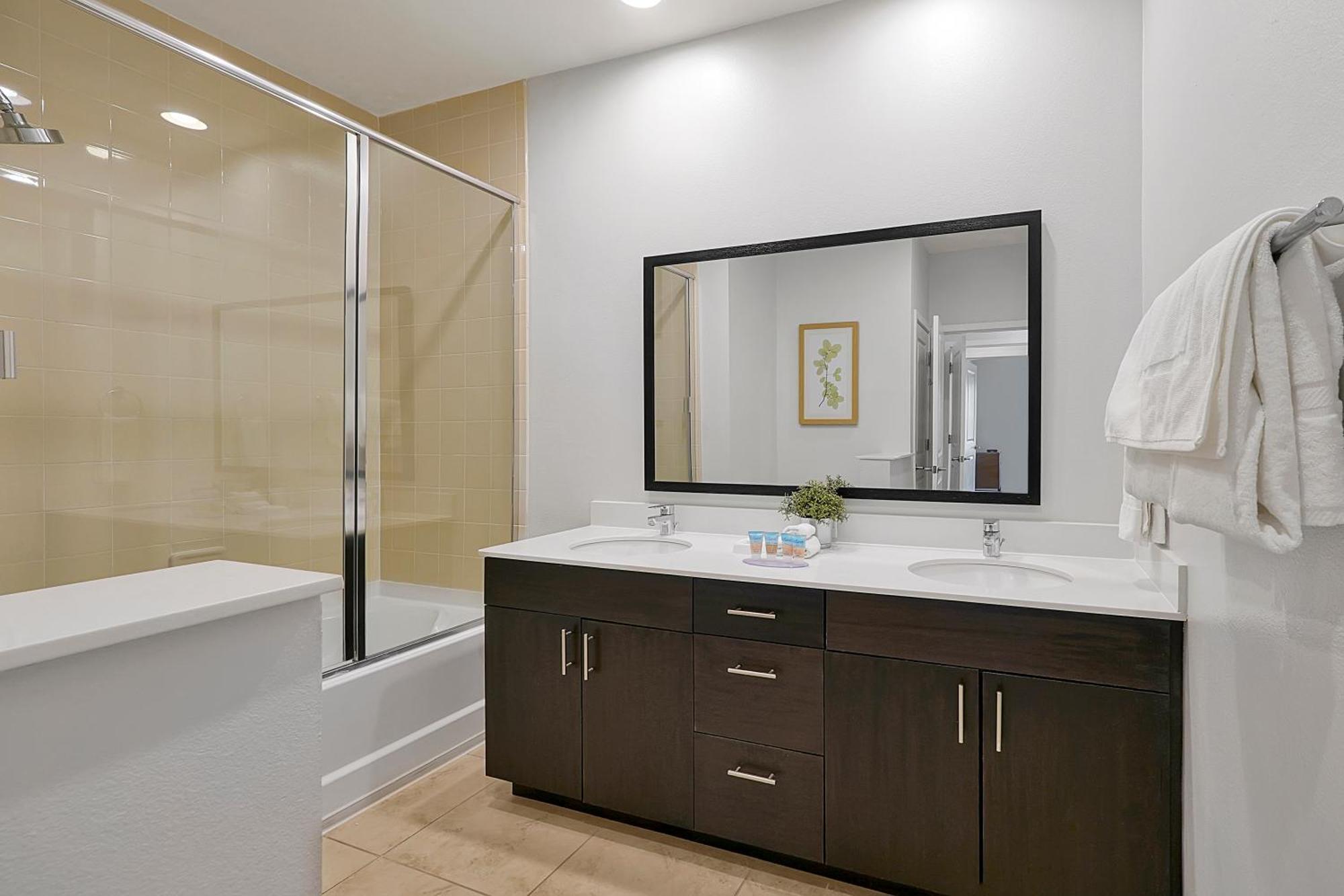 Three-Bedroom Townhouse Private Hot Tub,1500173410:JPEG