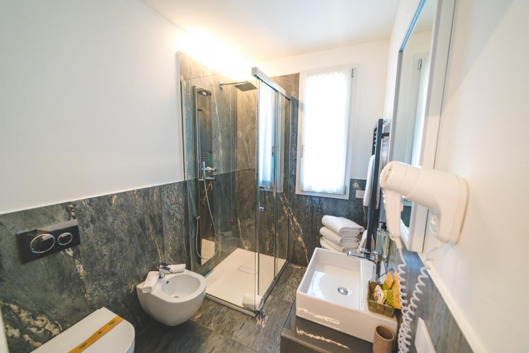 Suite with Sea View and Spa Bath,1541075497:JPEG