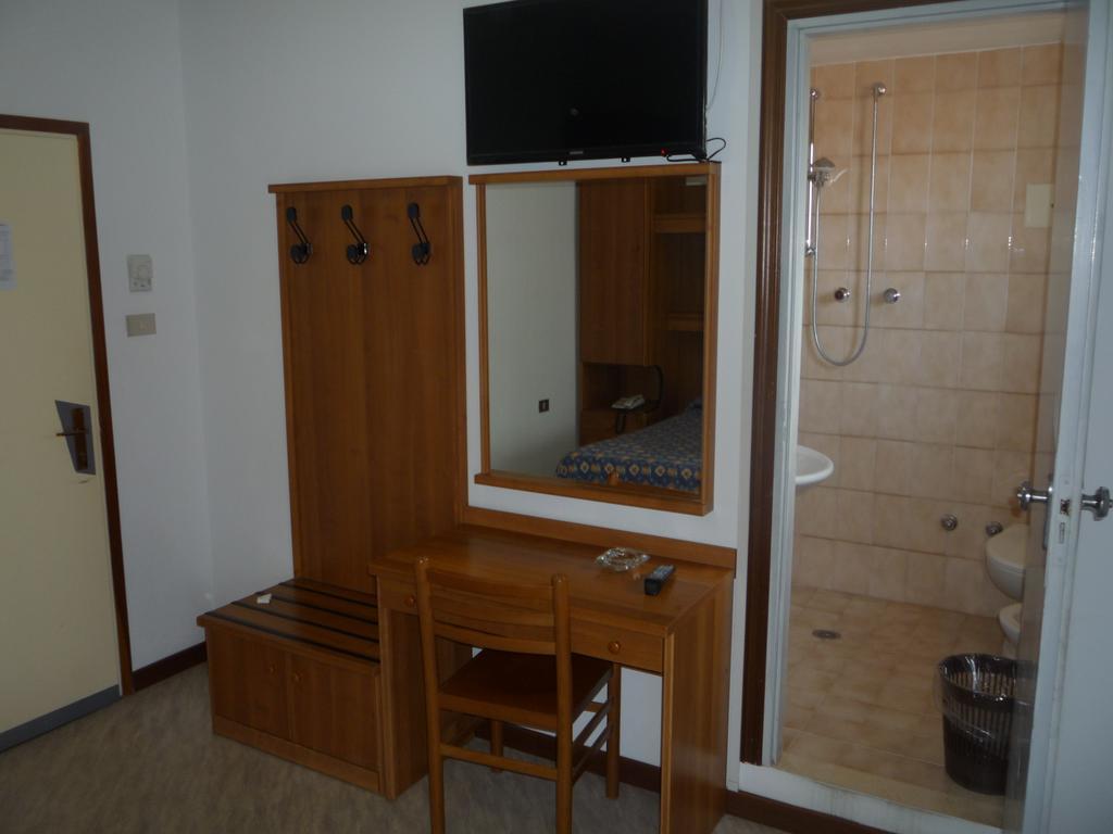 Double or Twin Room,1300734082:JPEG