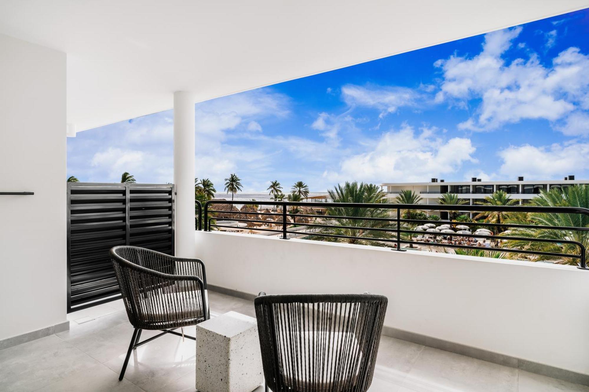 Quarto King Deluxe com Vista Parcial do Mar