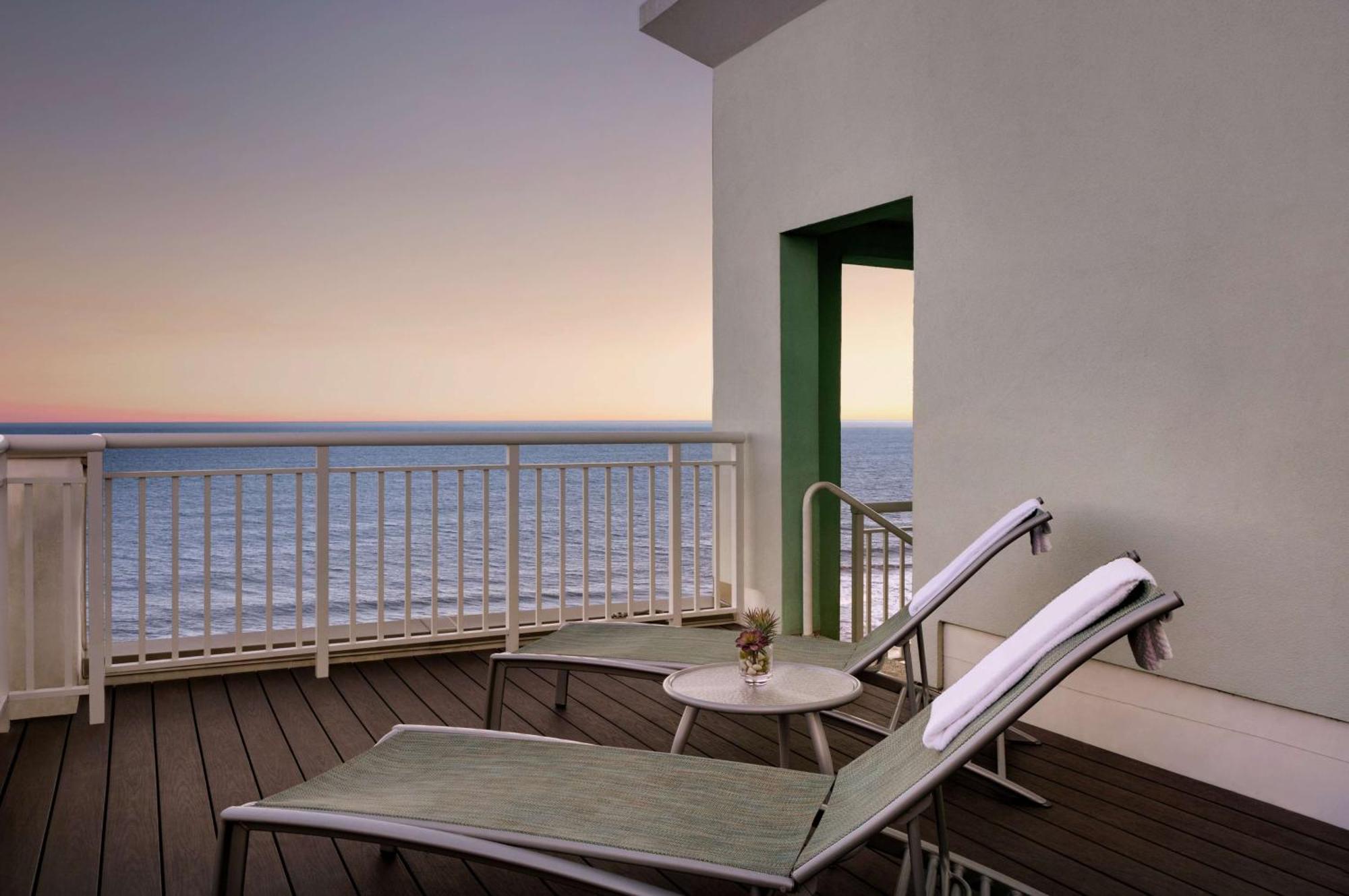 Queen Suite Two Queen Beds Terrace Oceanfront,1706682986:JPEG