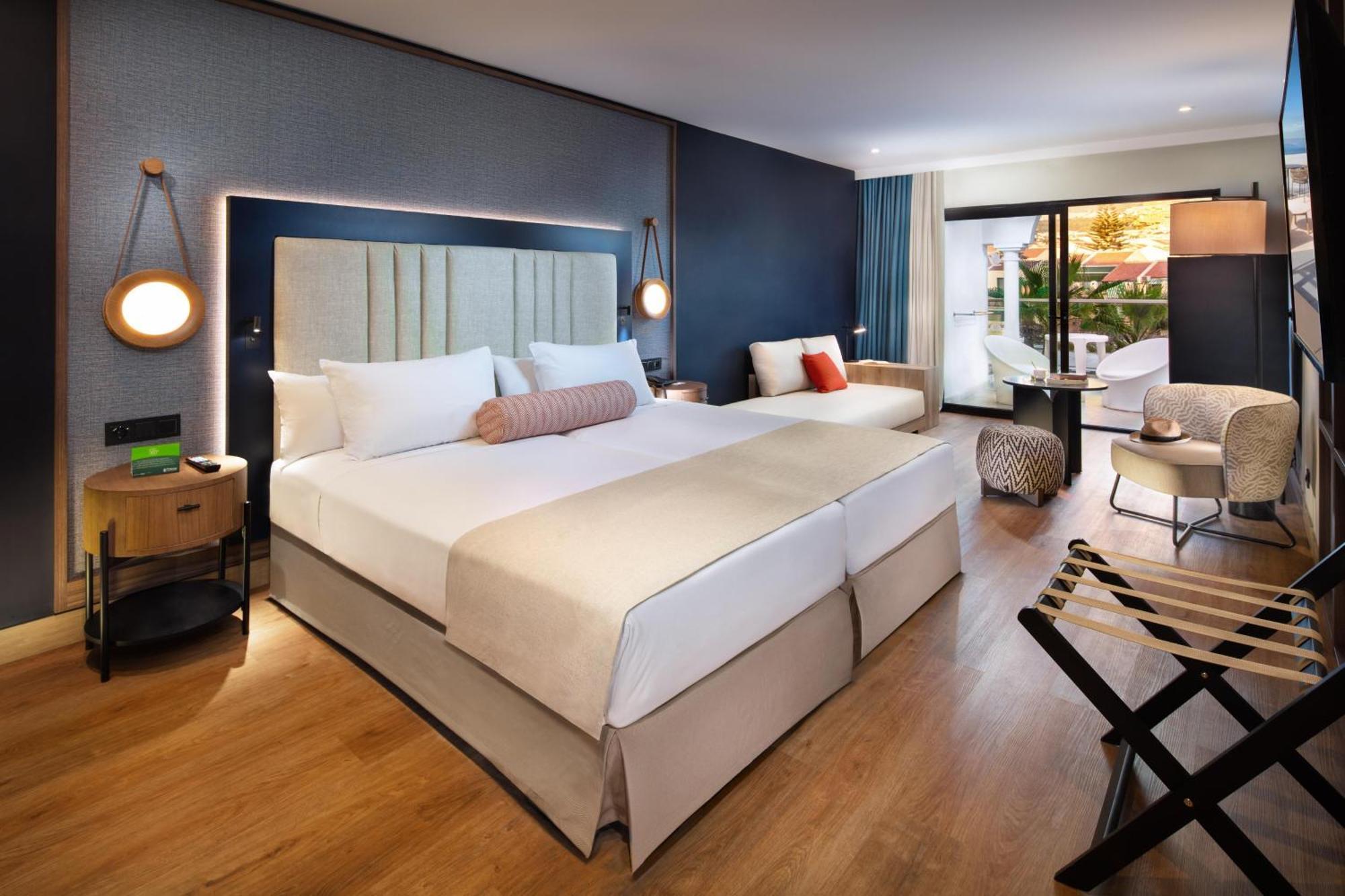 Junior Suite,1584596626:JPEG