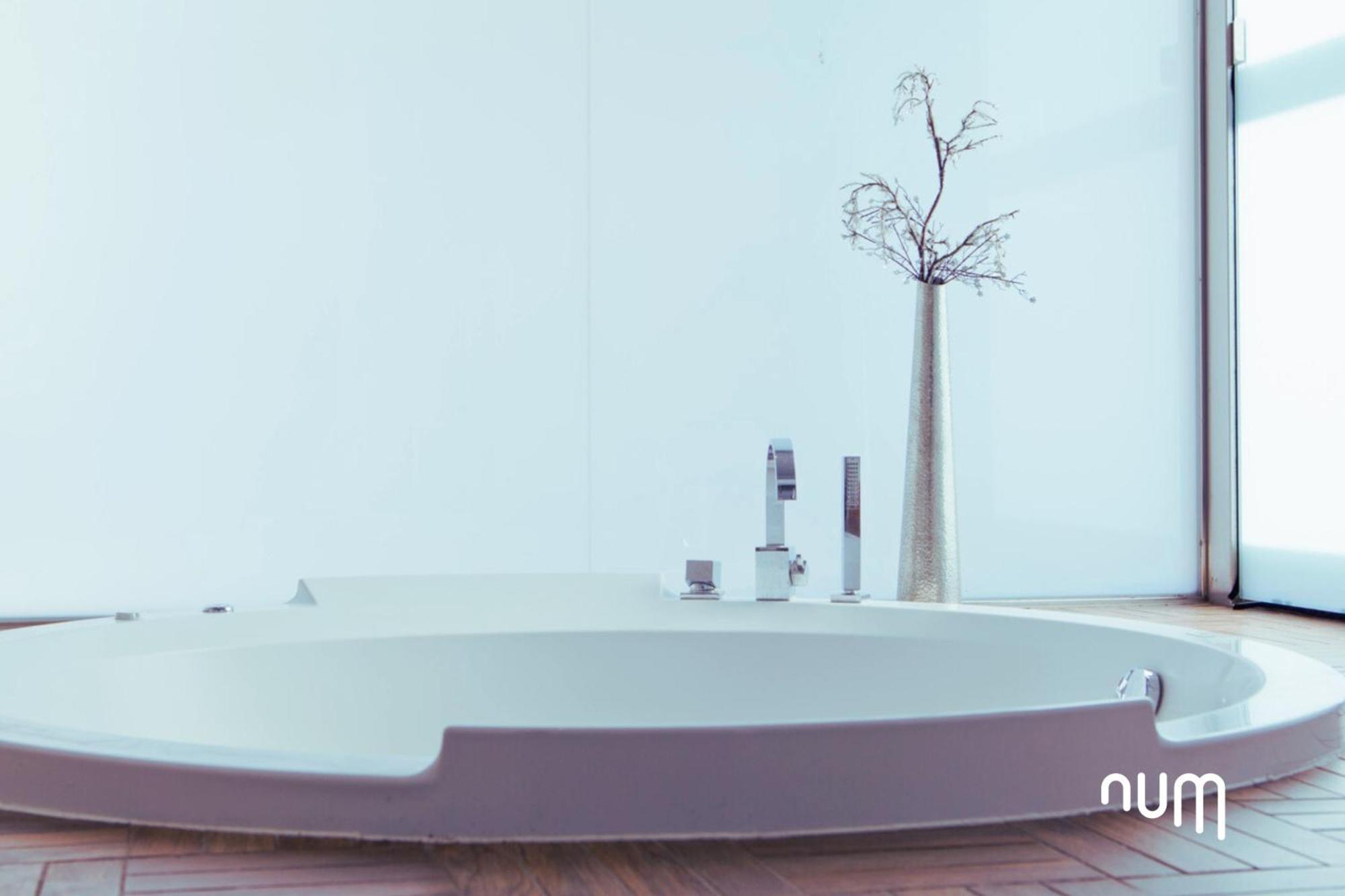 King Suite Spa Bath