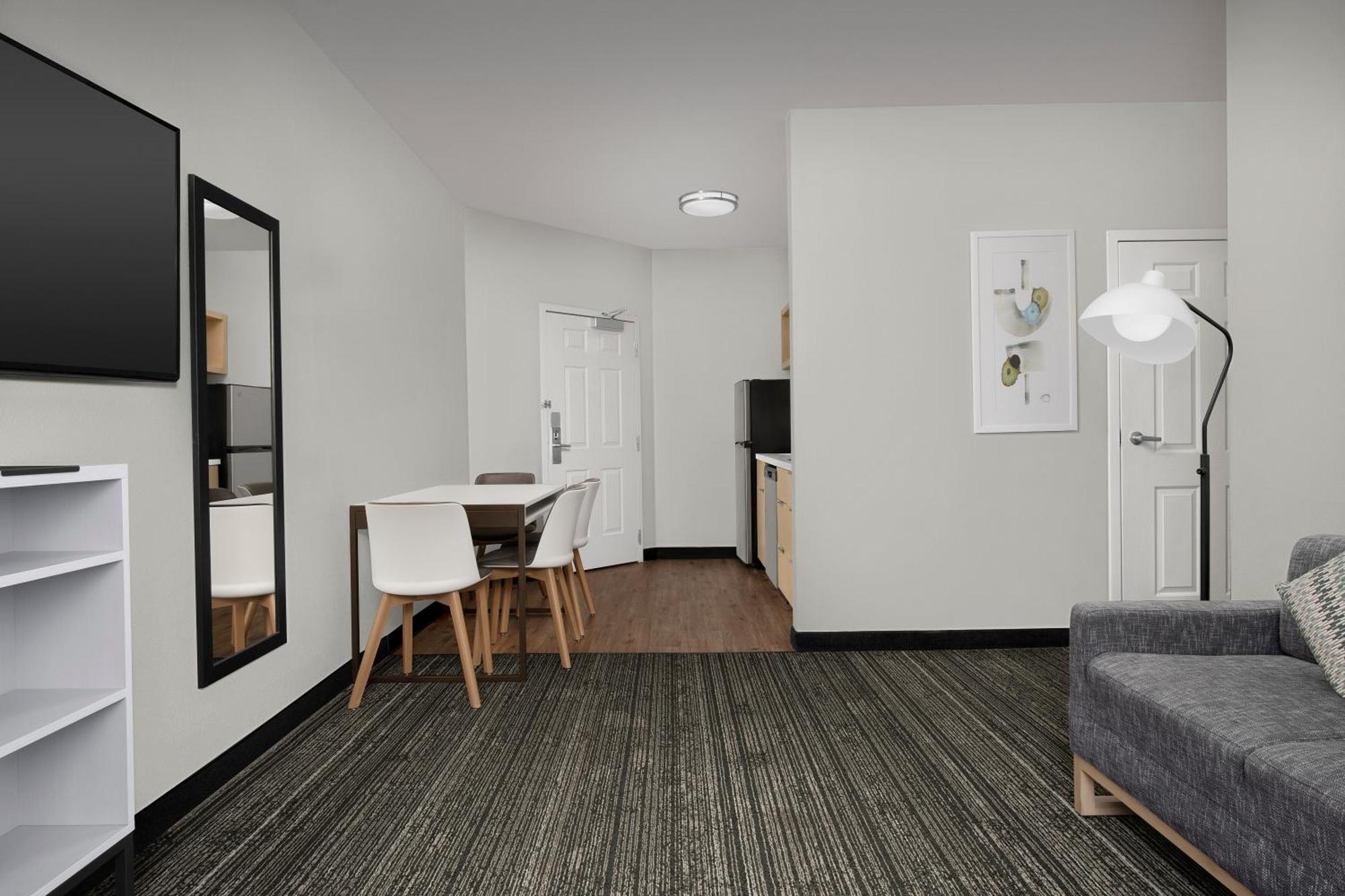 Two-Bedroom Suite,1590347360:JPEG