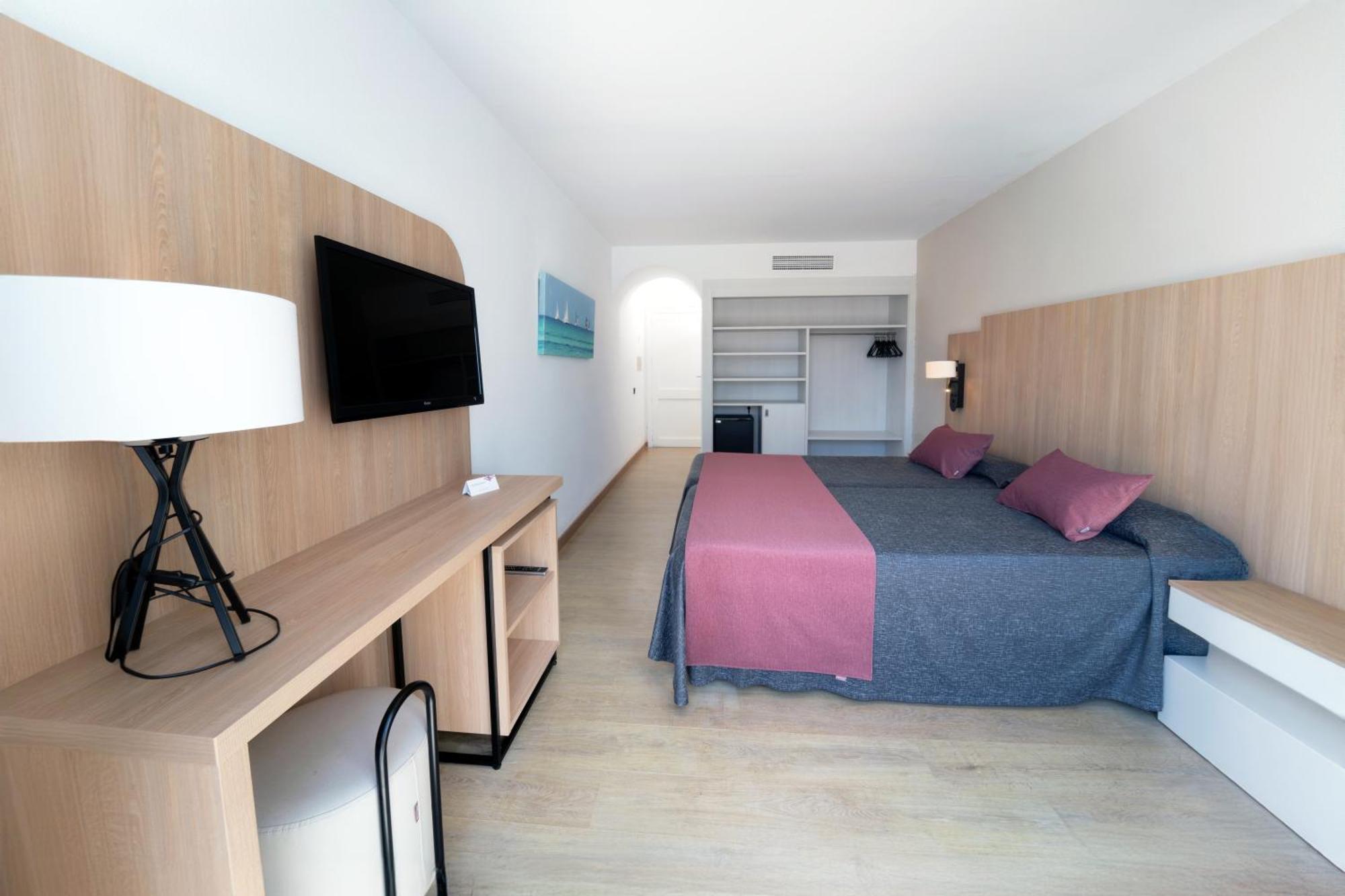 Chambre Double ou Lits Jumeaux (3 Adultes)
