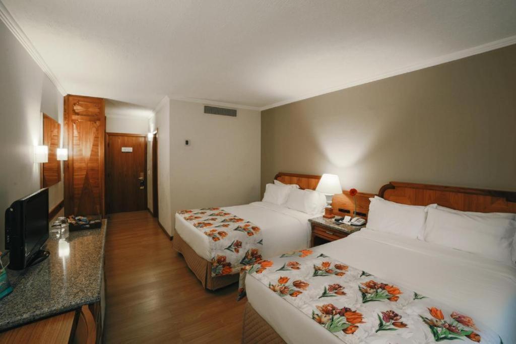 Quarto master