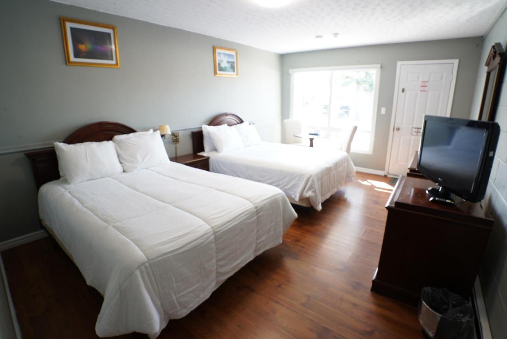 Queen Room with Two Queen Beds,1624315103:JPEG