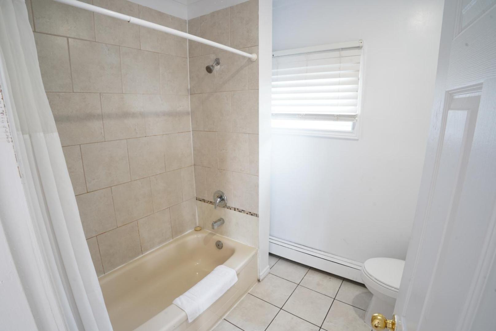 Queen Room with Two Queen Beds and Full Kitchen,1624315116:JPEG