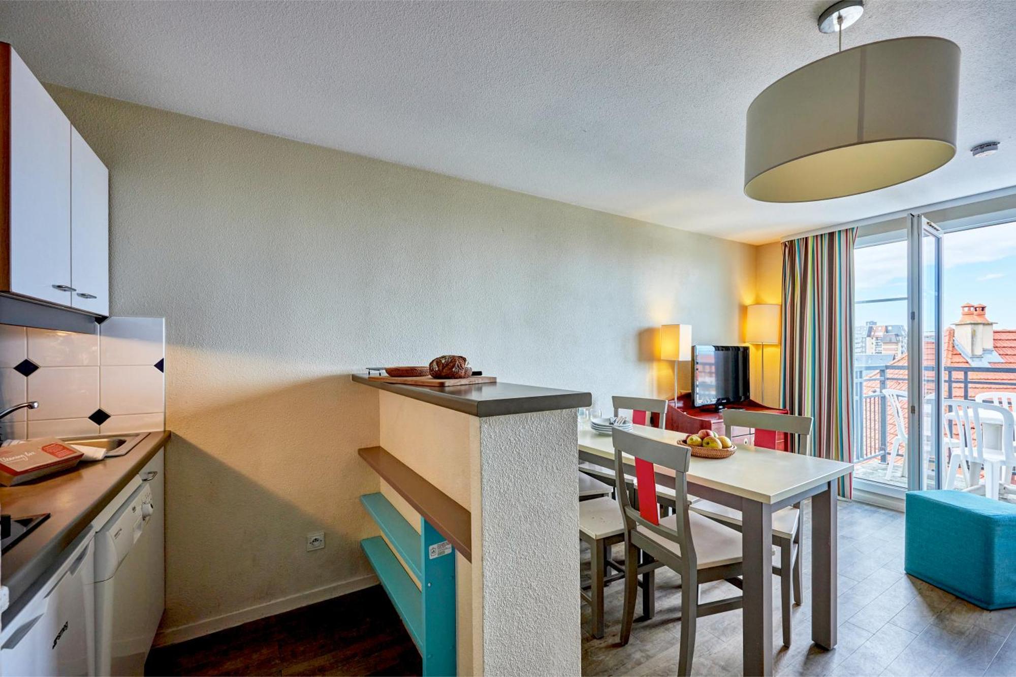 One-Bedroom Duplex Apartment Sleeping Alcove Balcony