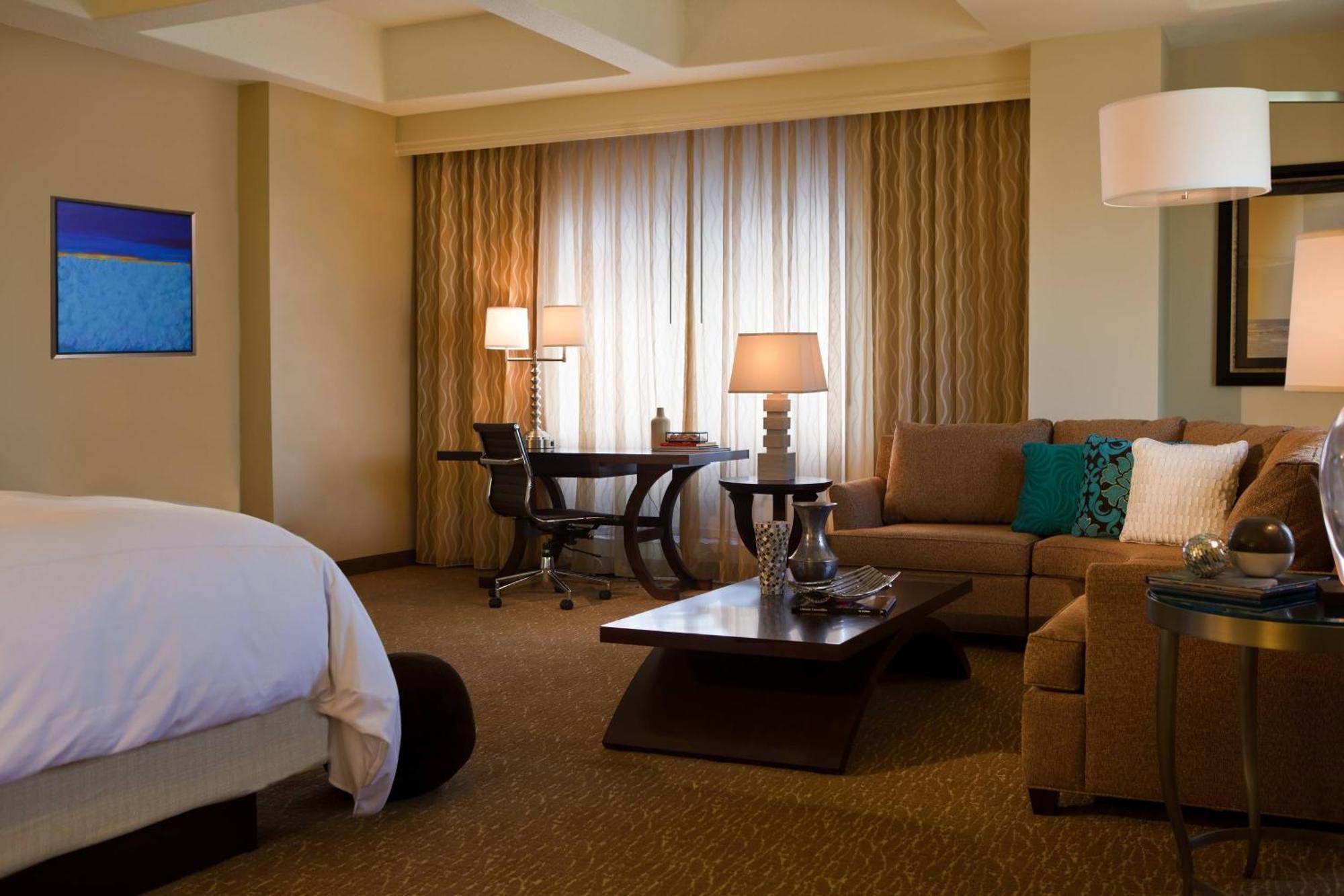 Corner Junior Suite King Bed