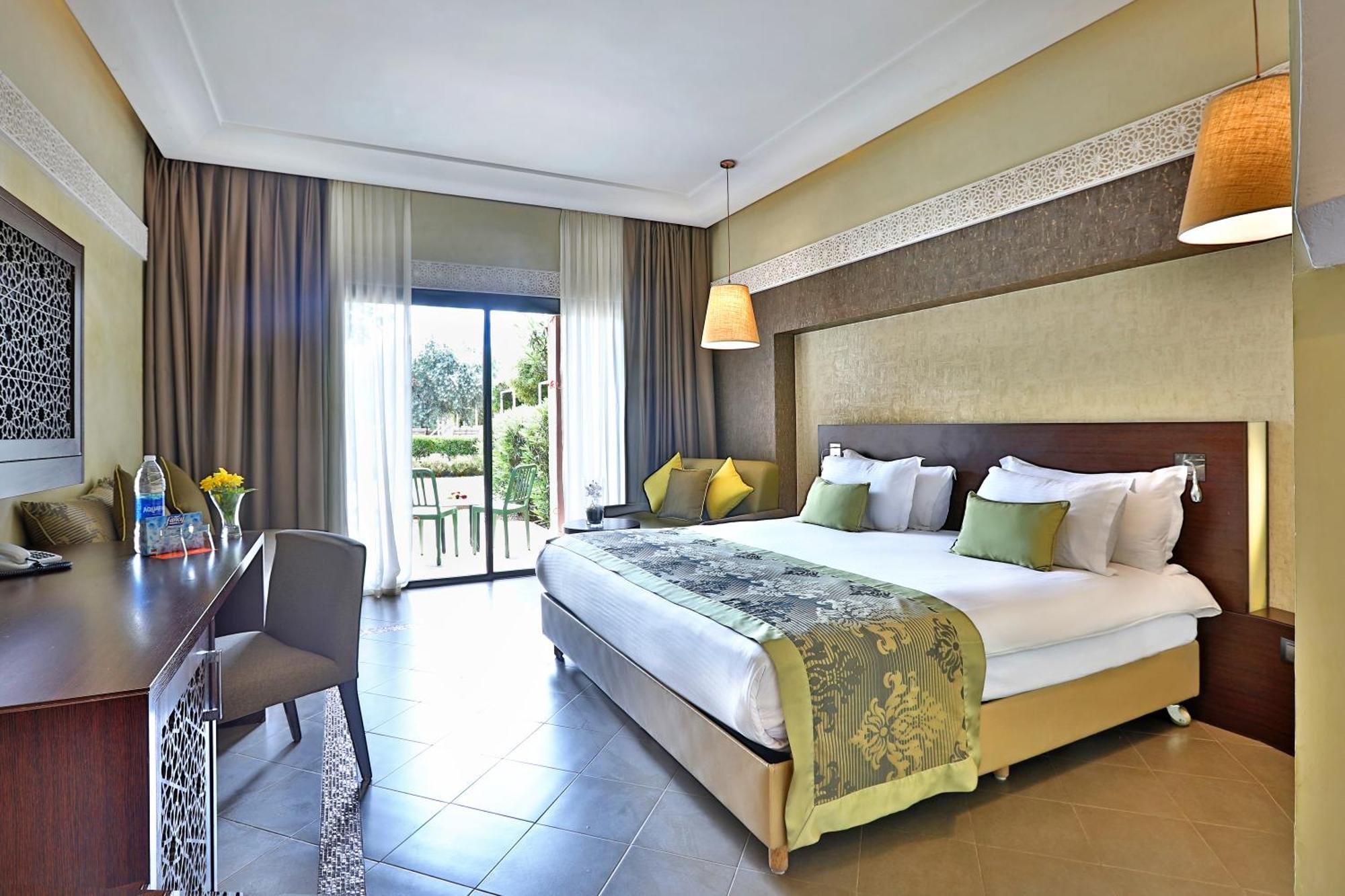 Privilege Room Queen Size Bed Garden View,1643150393:JPEG