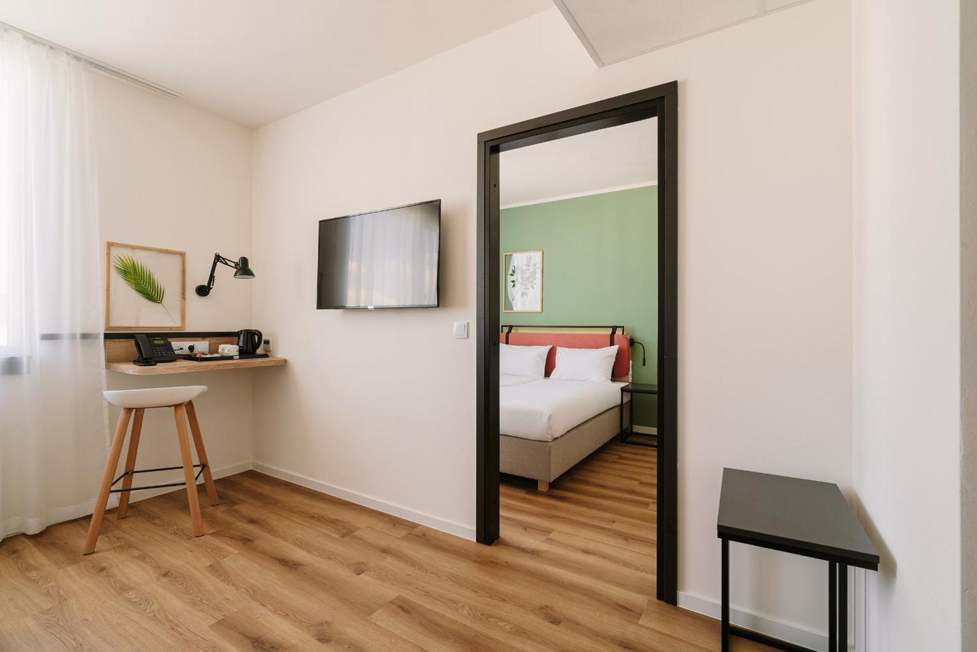 Quadriple Room with 2 Double Beds,1674817517:JPEG