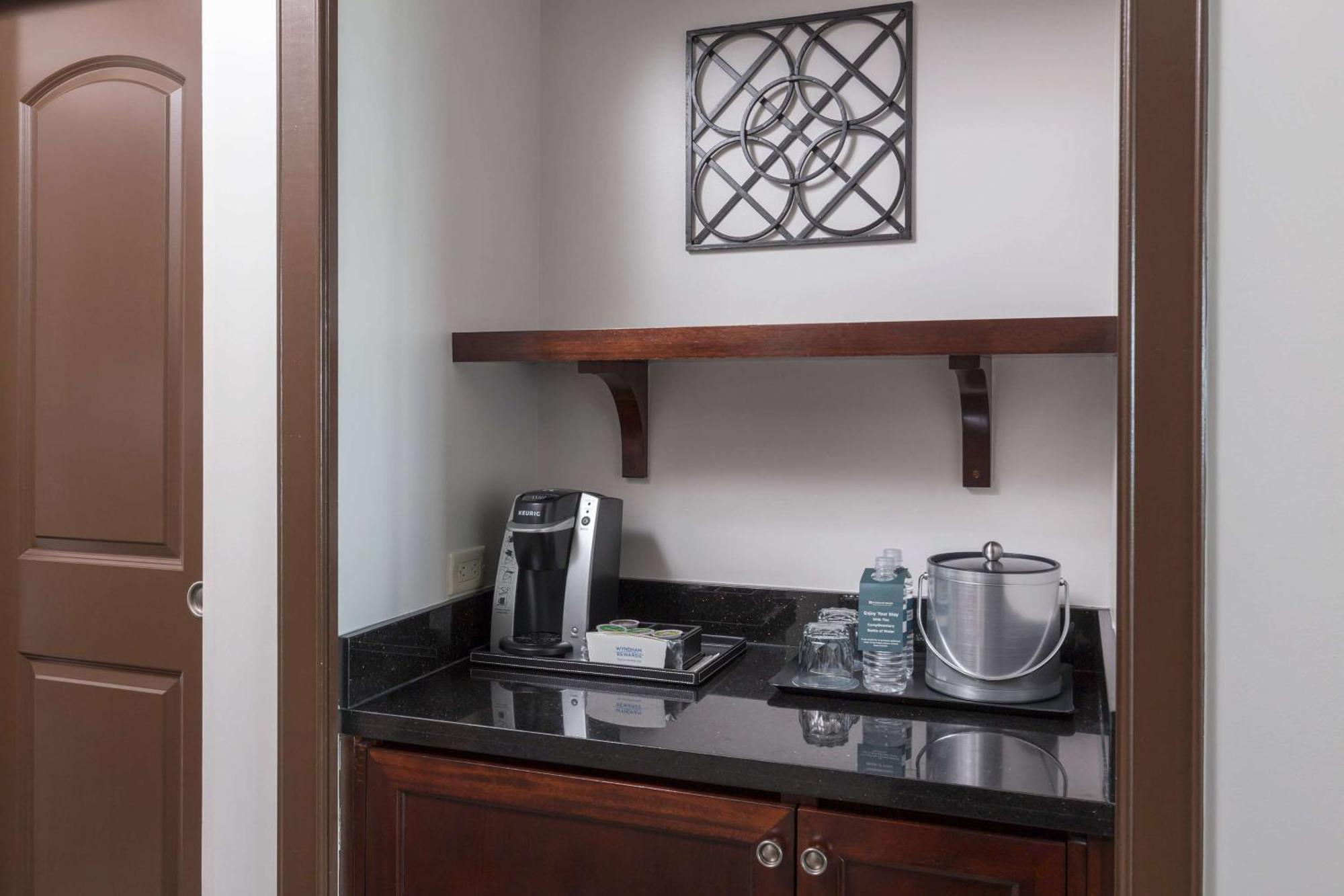 Deluxe Room 2 Queen Beds Non Smoking