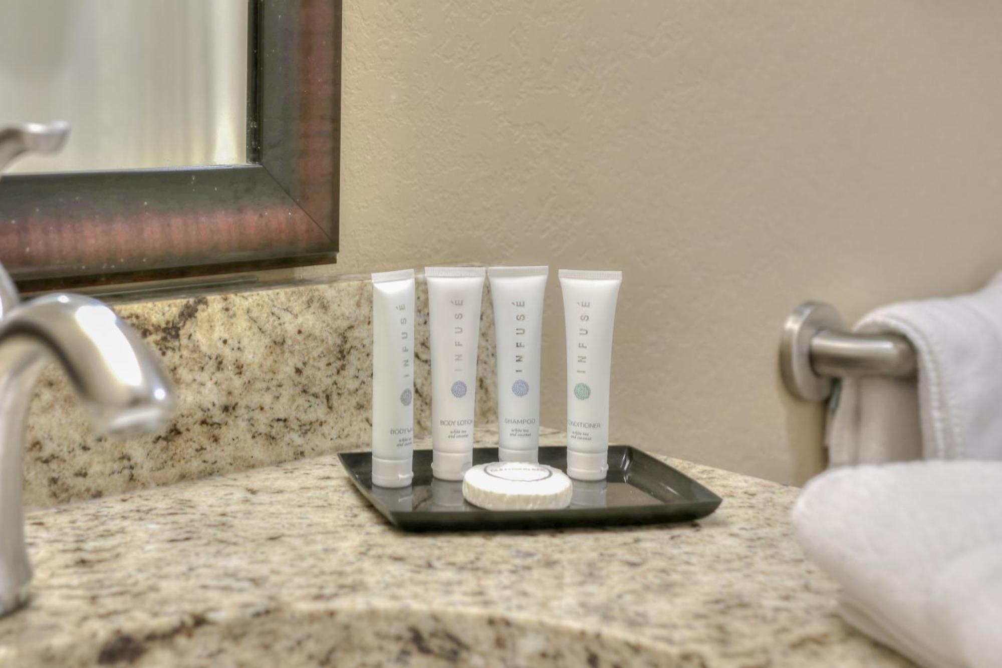 King Executive - Soaking Tub Suite