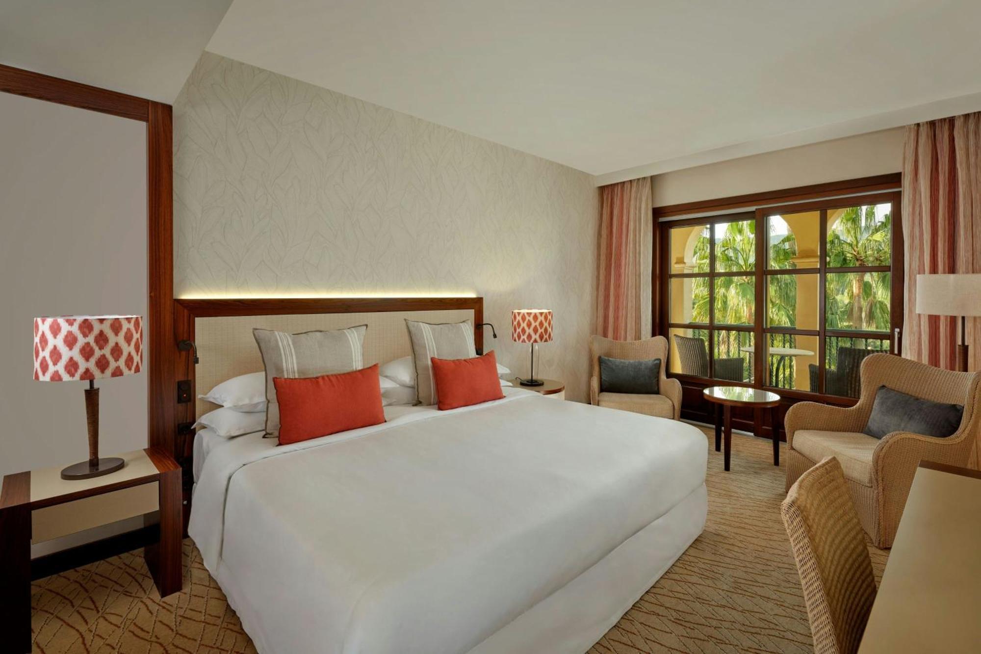 Superior King Room Balcony