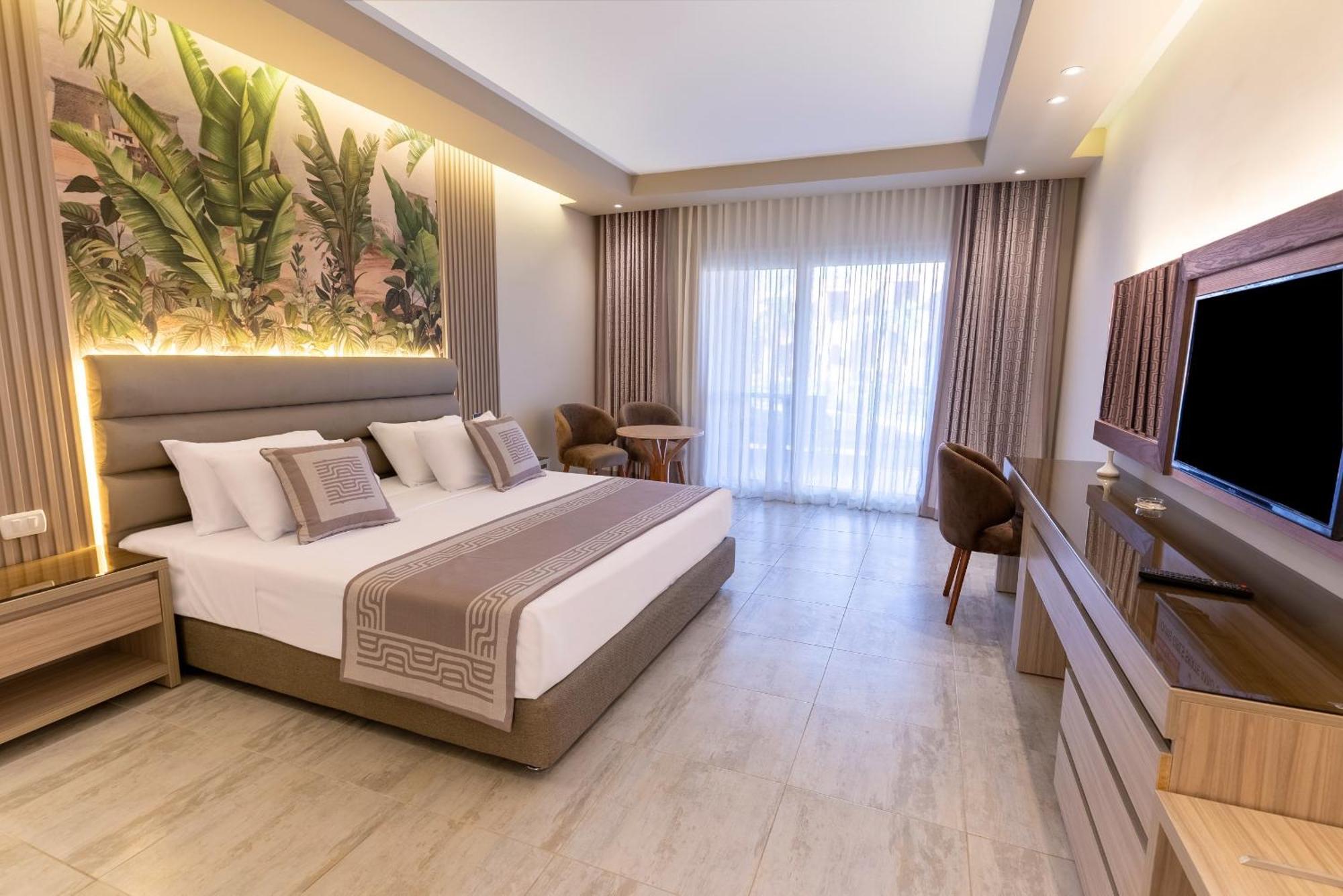 Deluxe Double or Twin Room Garden View