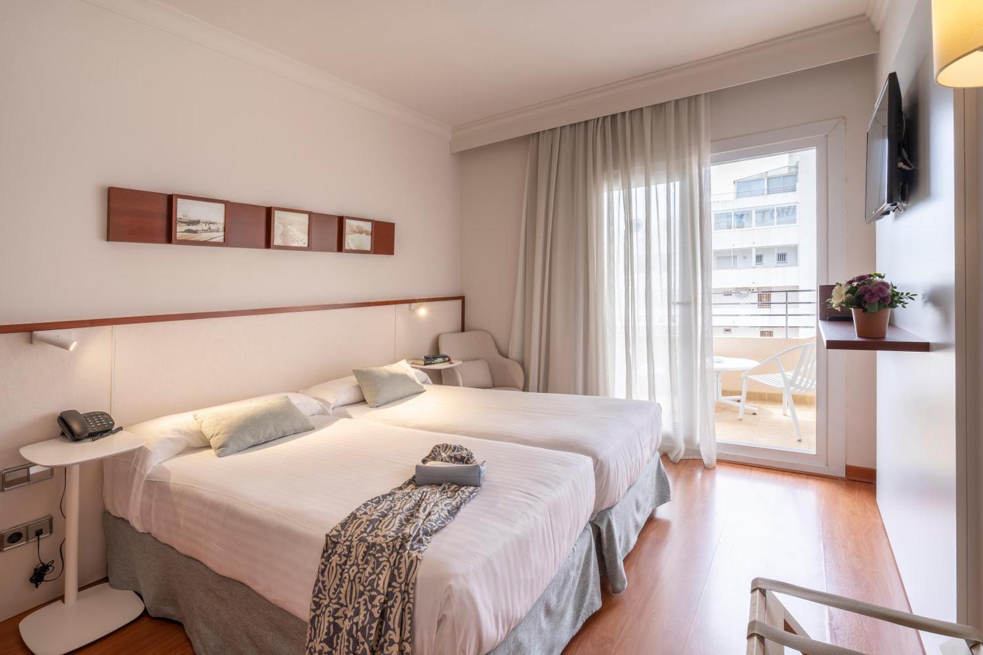 Double or Twin Room with Partial Sea View,1674696738:JPEG