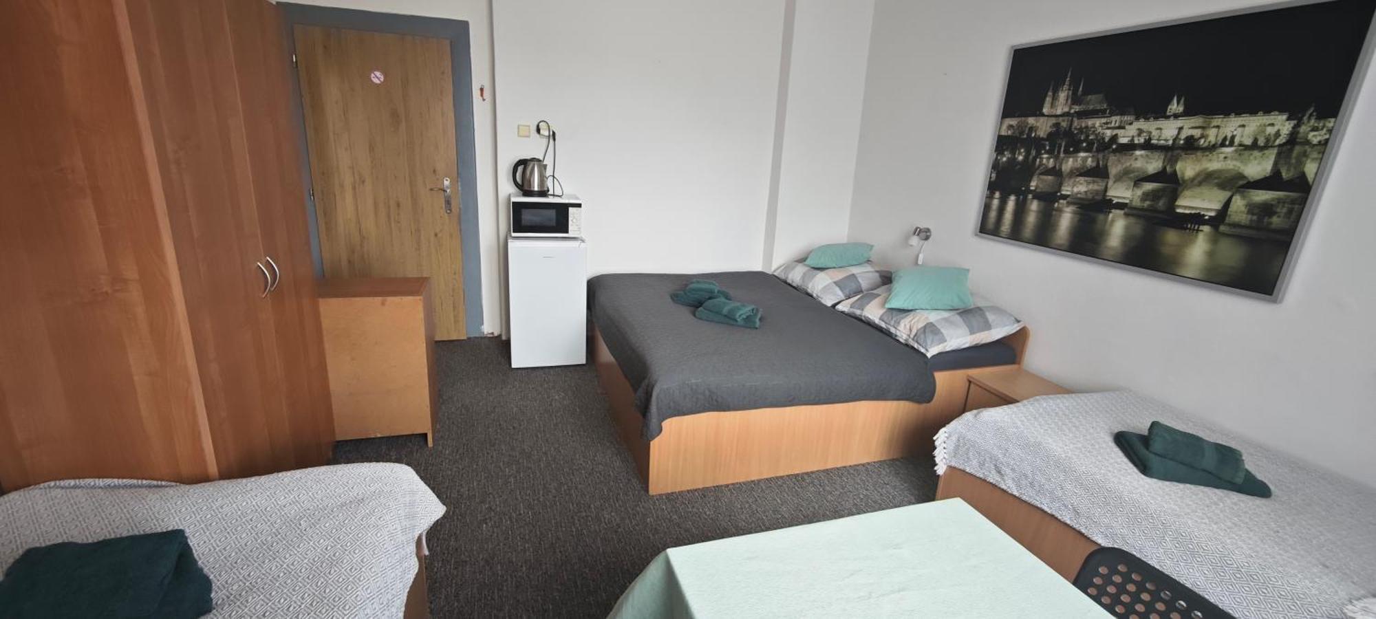 Vierbettzimmer mit privatem externen Bad