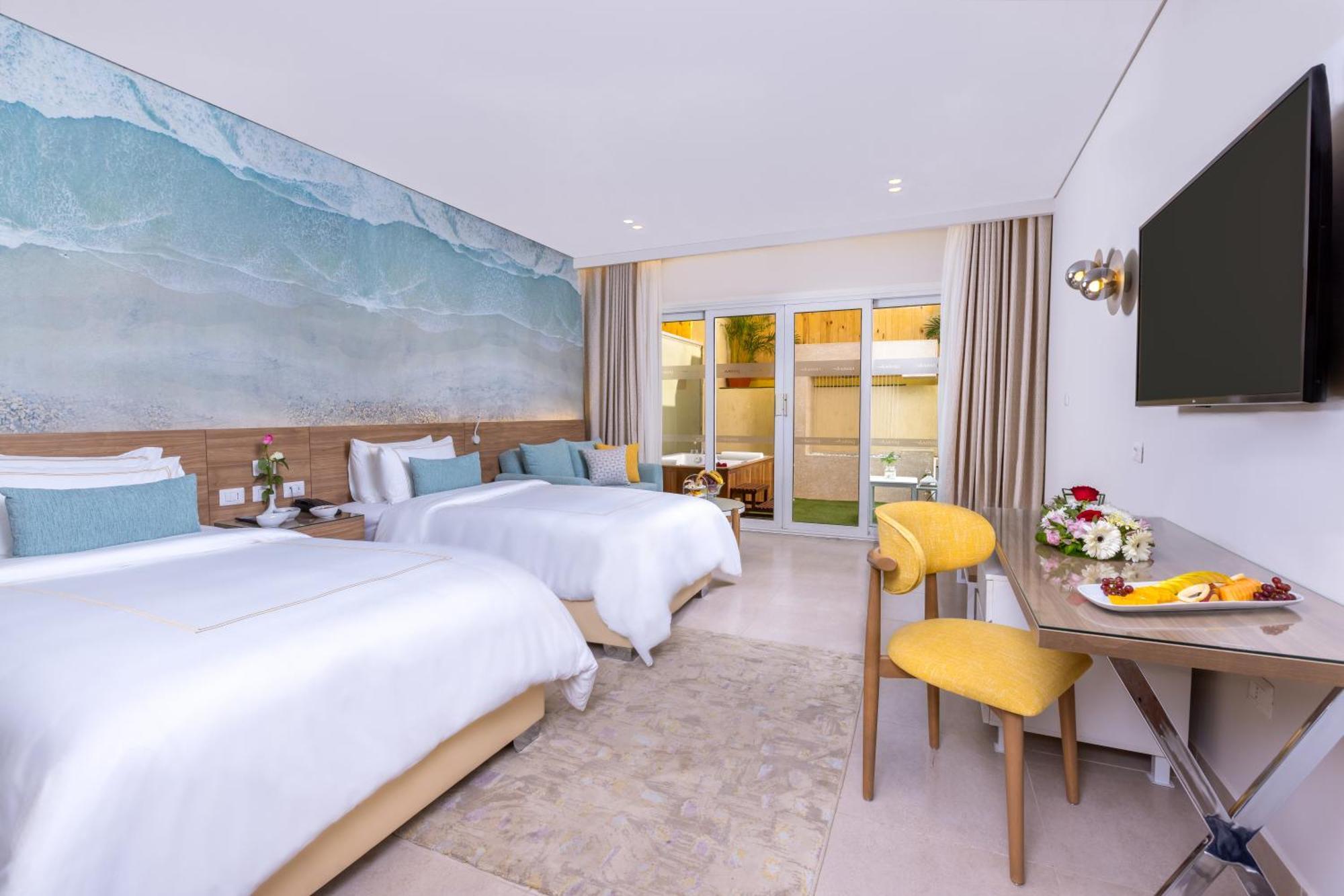 Suite with Hot Tub,1679578591:JPEG