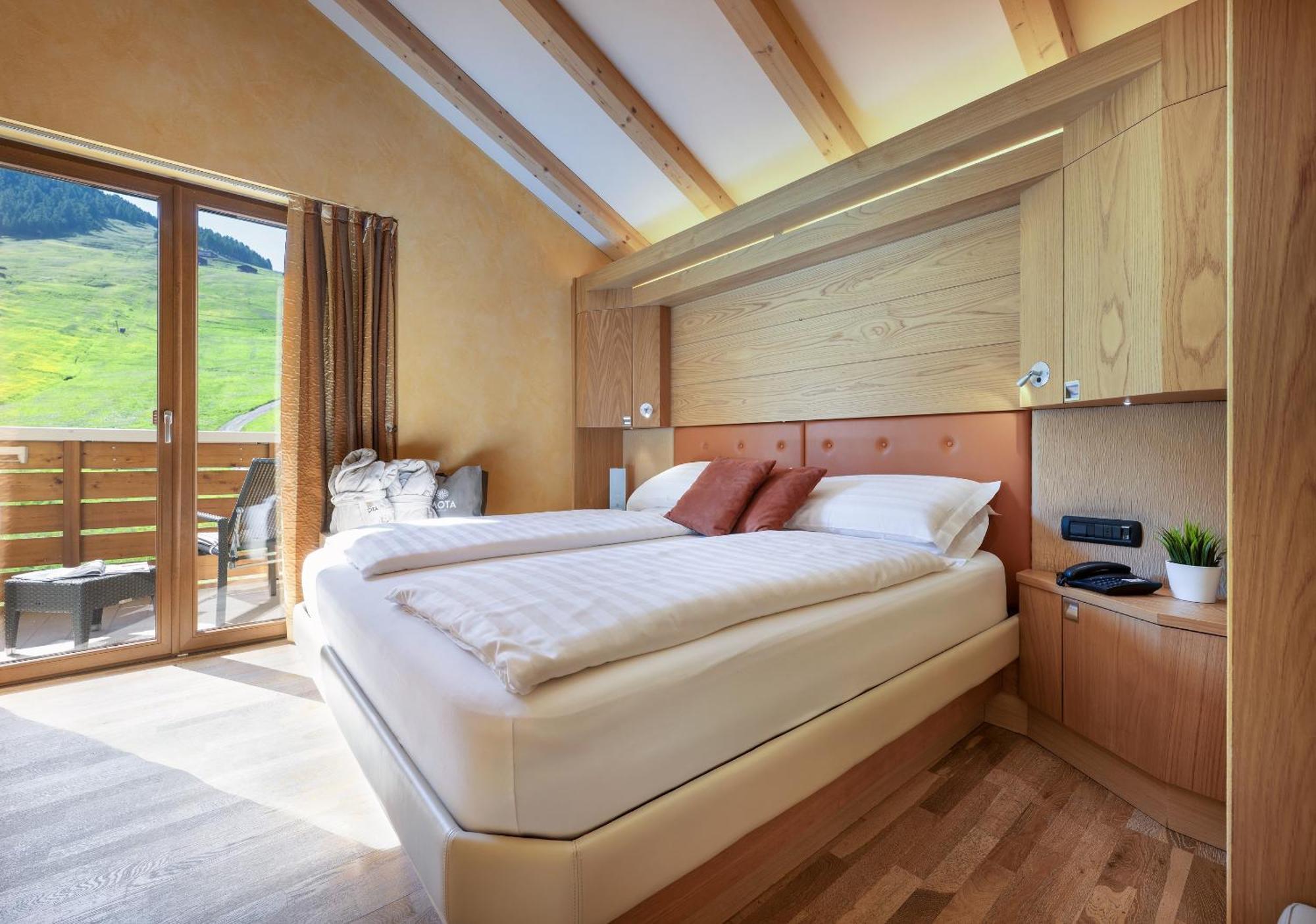 Double Room Mountain View