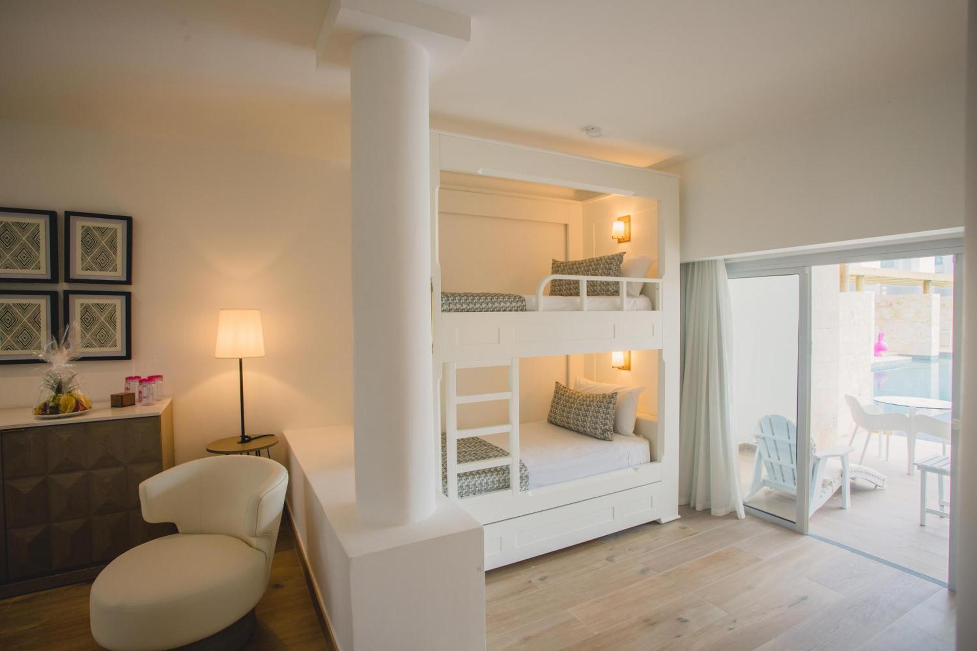 Deluxe Family Suite,1705068324:JPEG