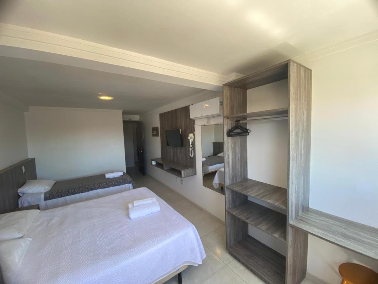 Quarto Triplo com Vista do Mar