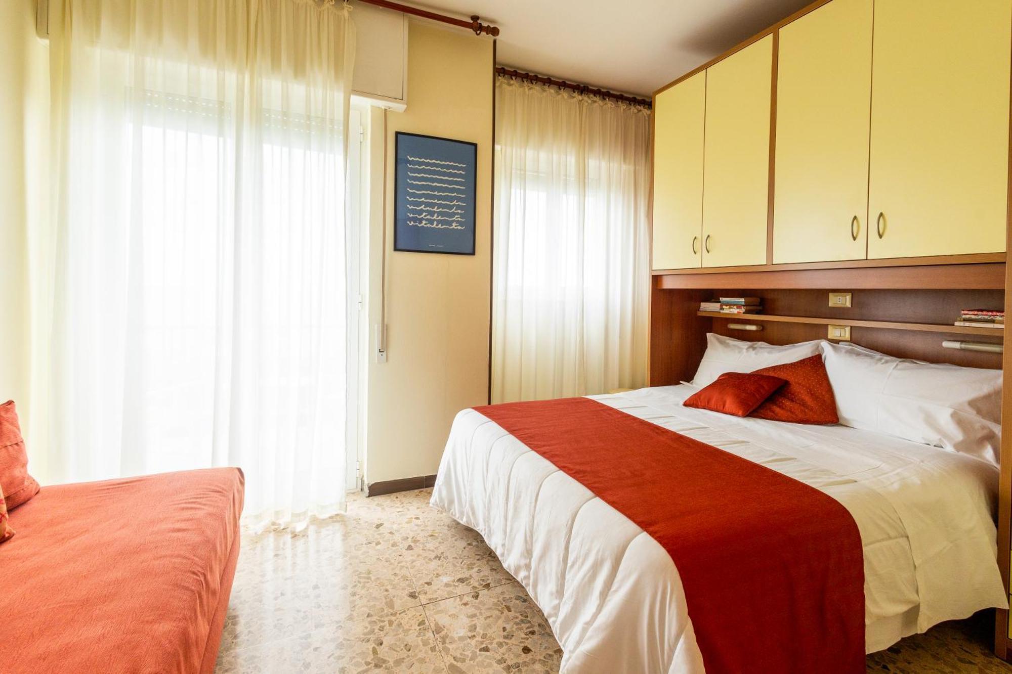 One-Bedroom Apartment Sea View