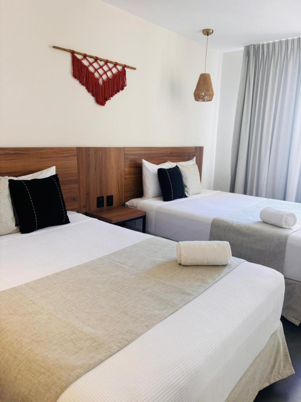 Twin Room,1743067309:JPEG