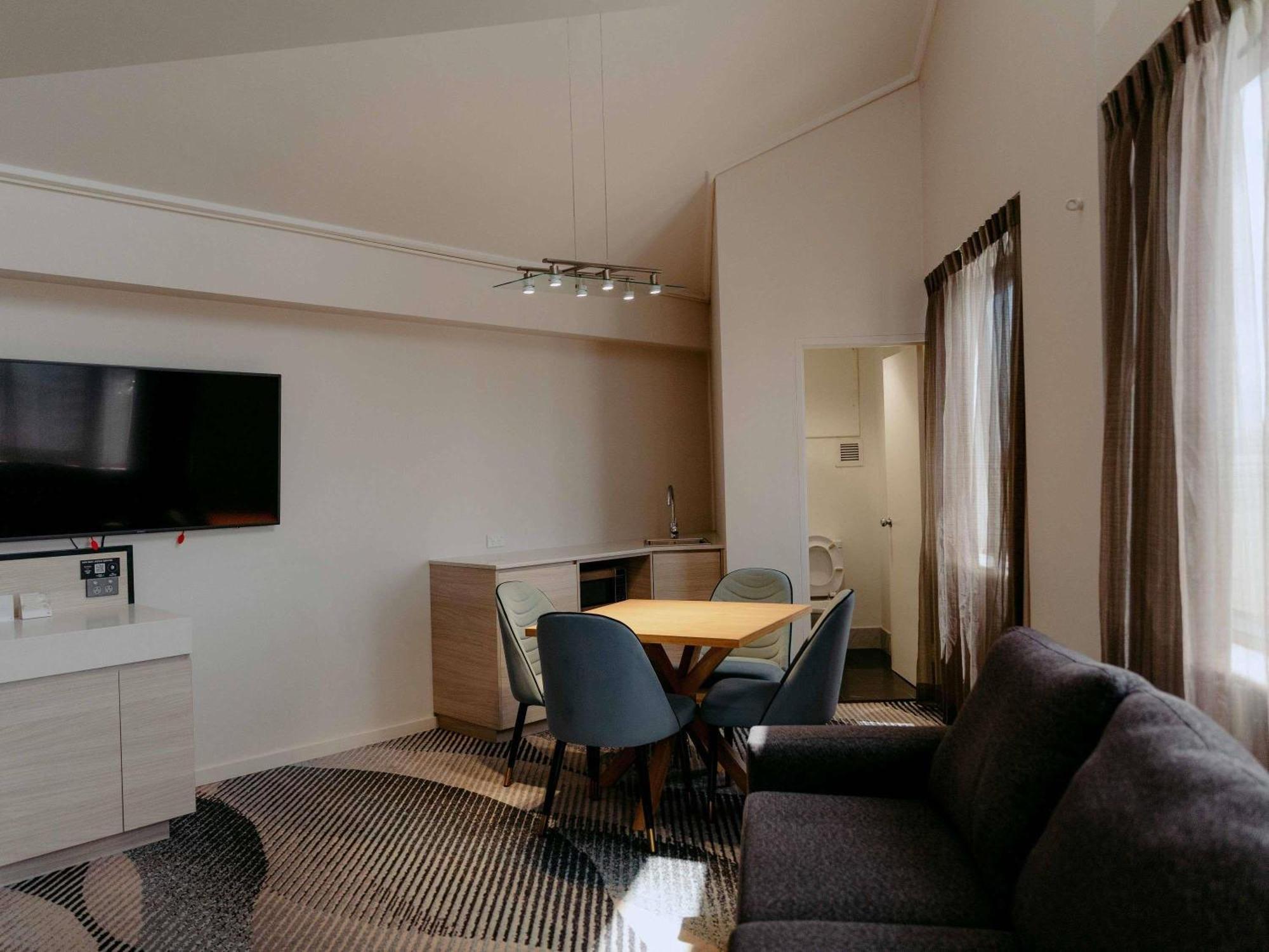 Deluxe Spa King Suite