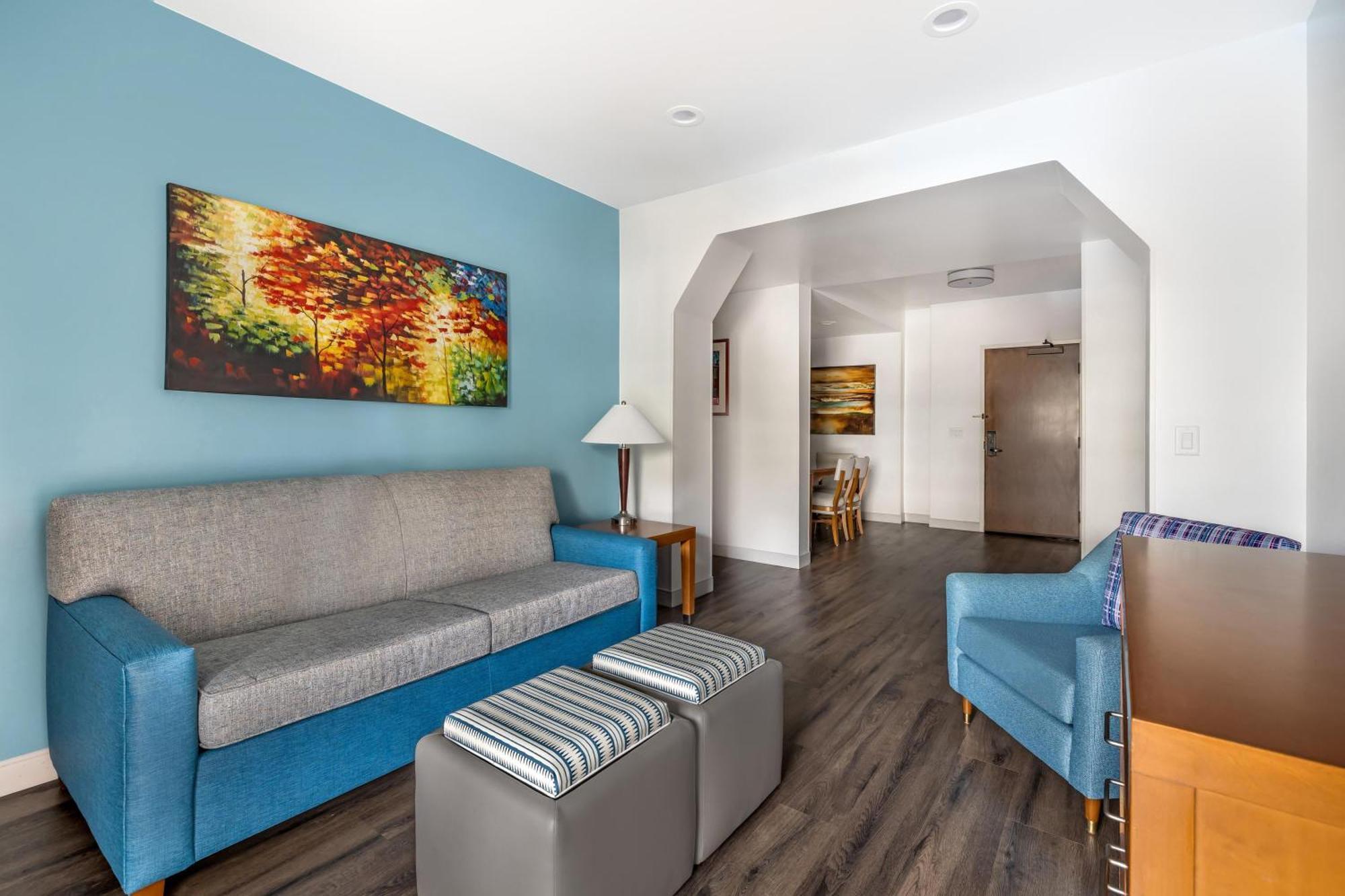 Two-Bedroom Suite with Accessible Tub