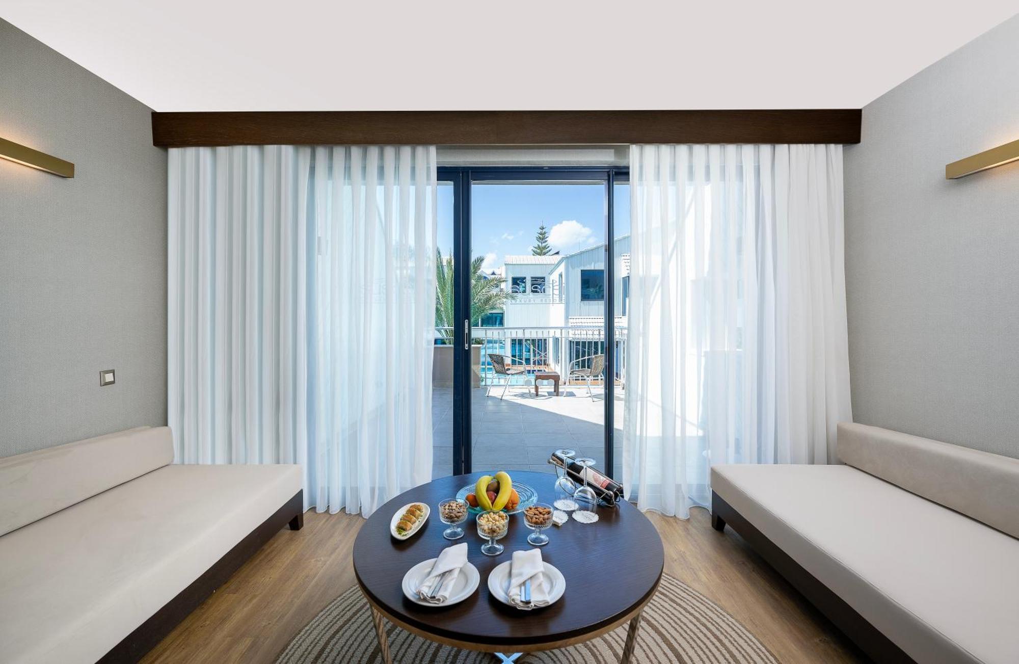 Chambre Supérieure Deluxe - Vue sur Piscine