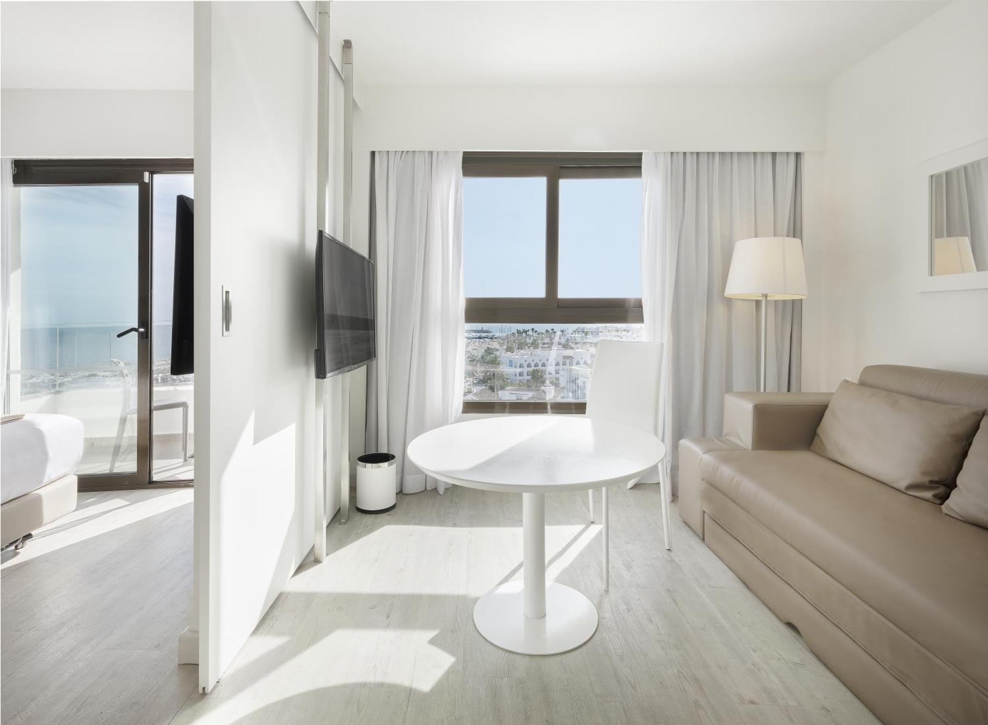 Suite Premium Side Sea View