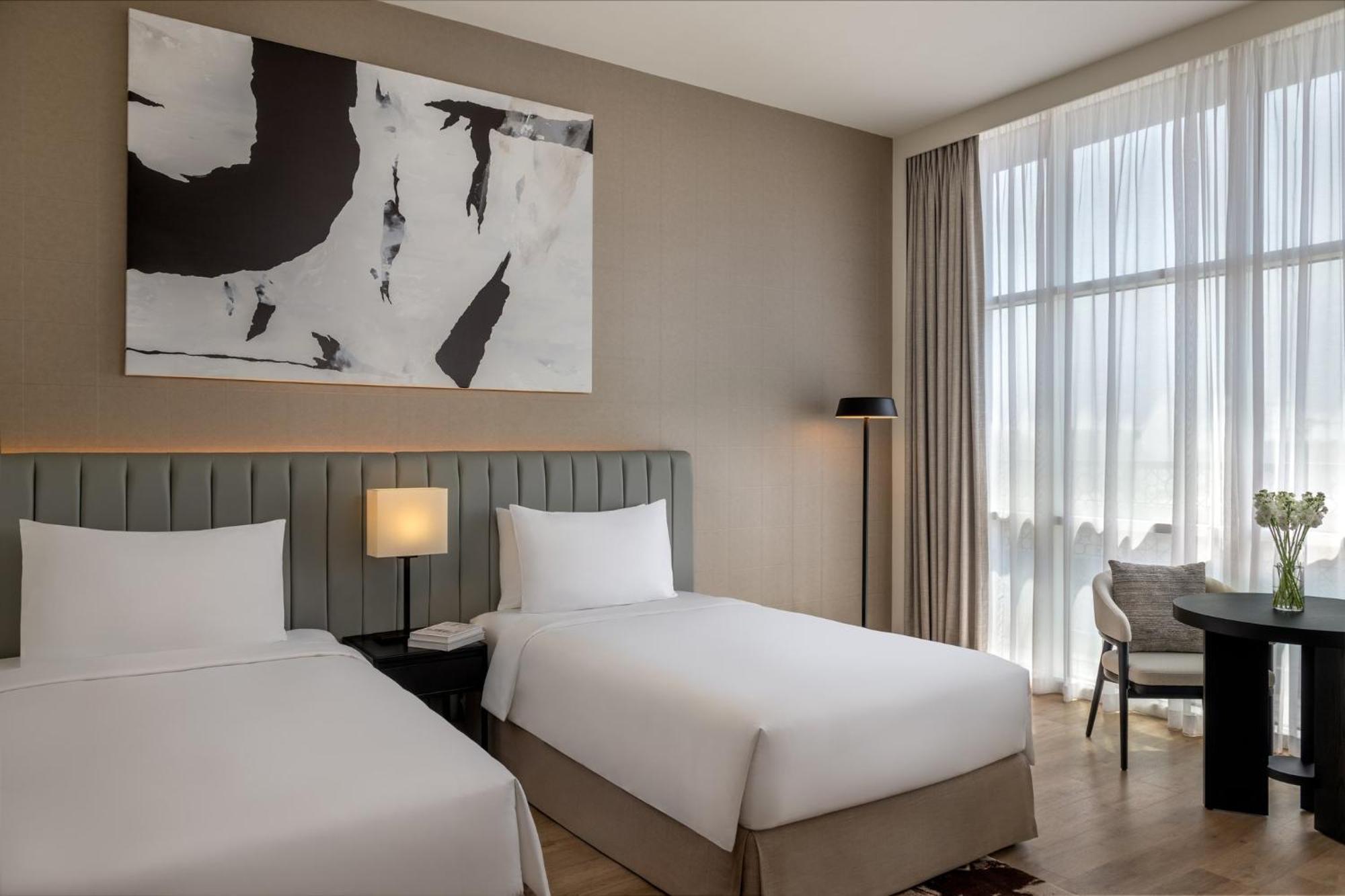 Deluxe Room Theme Park Access