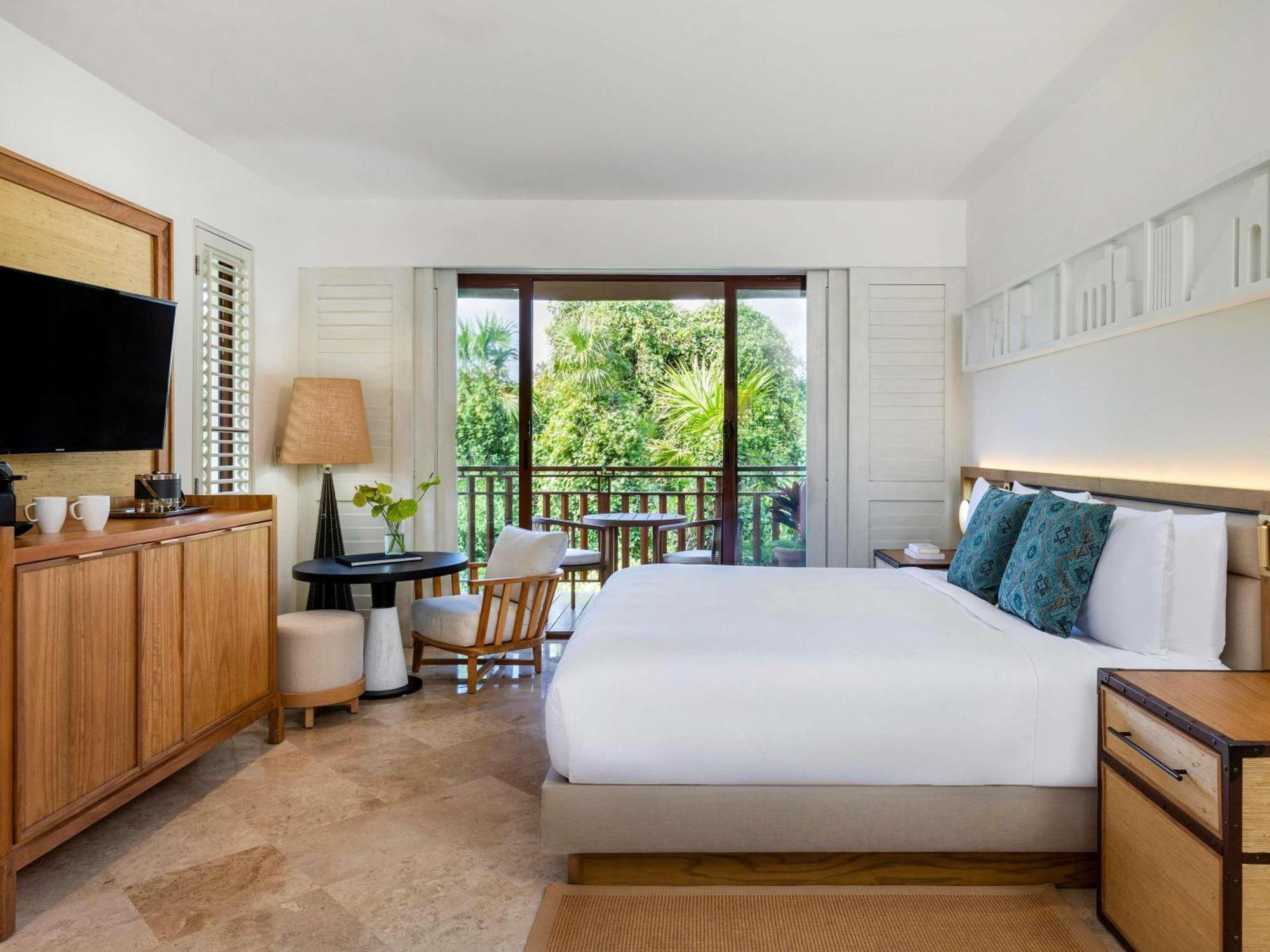 Deluxe King Casita with Soaking Tub and Garden View