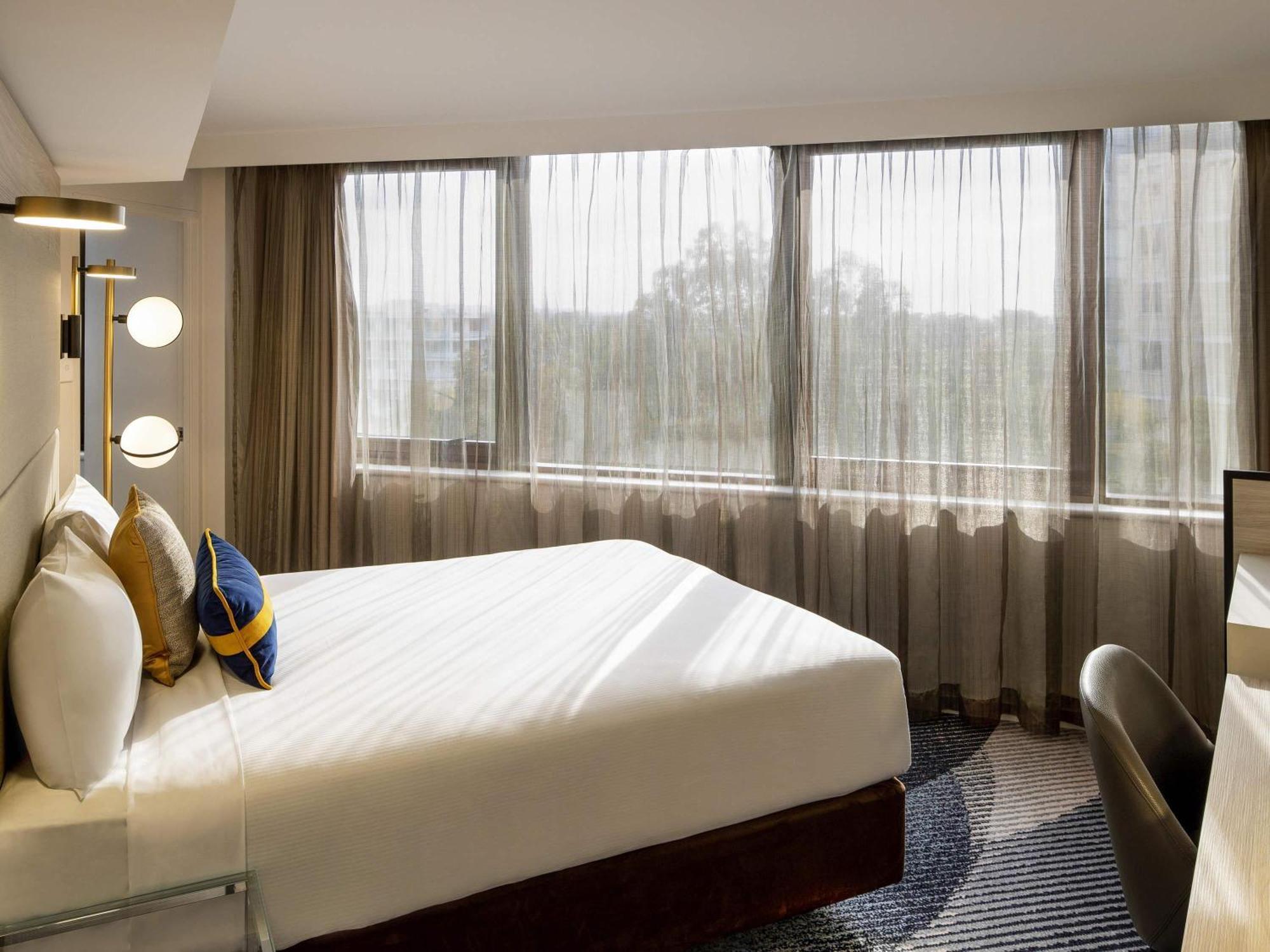 Standard Queen Room