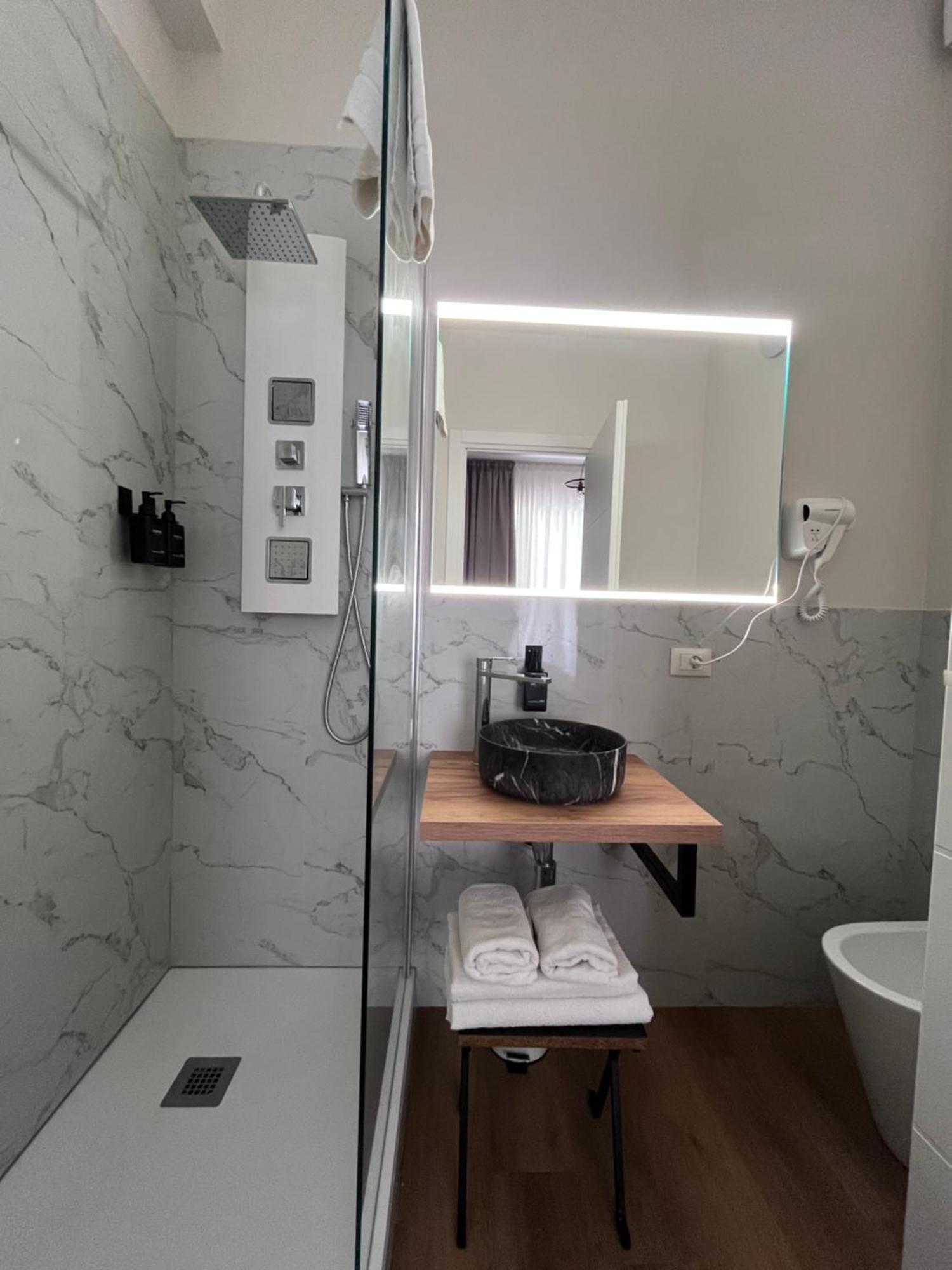 Double Room Private Bathroom