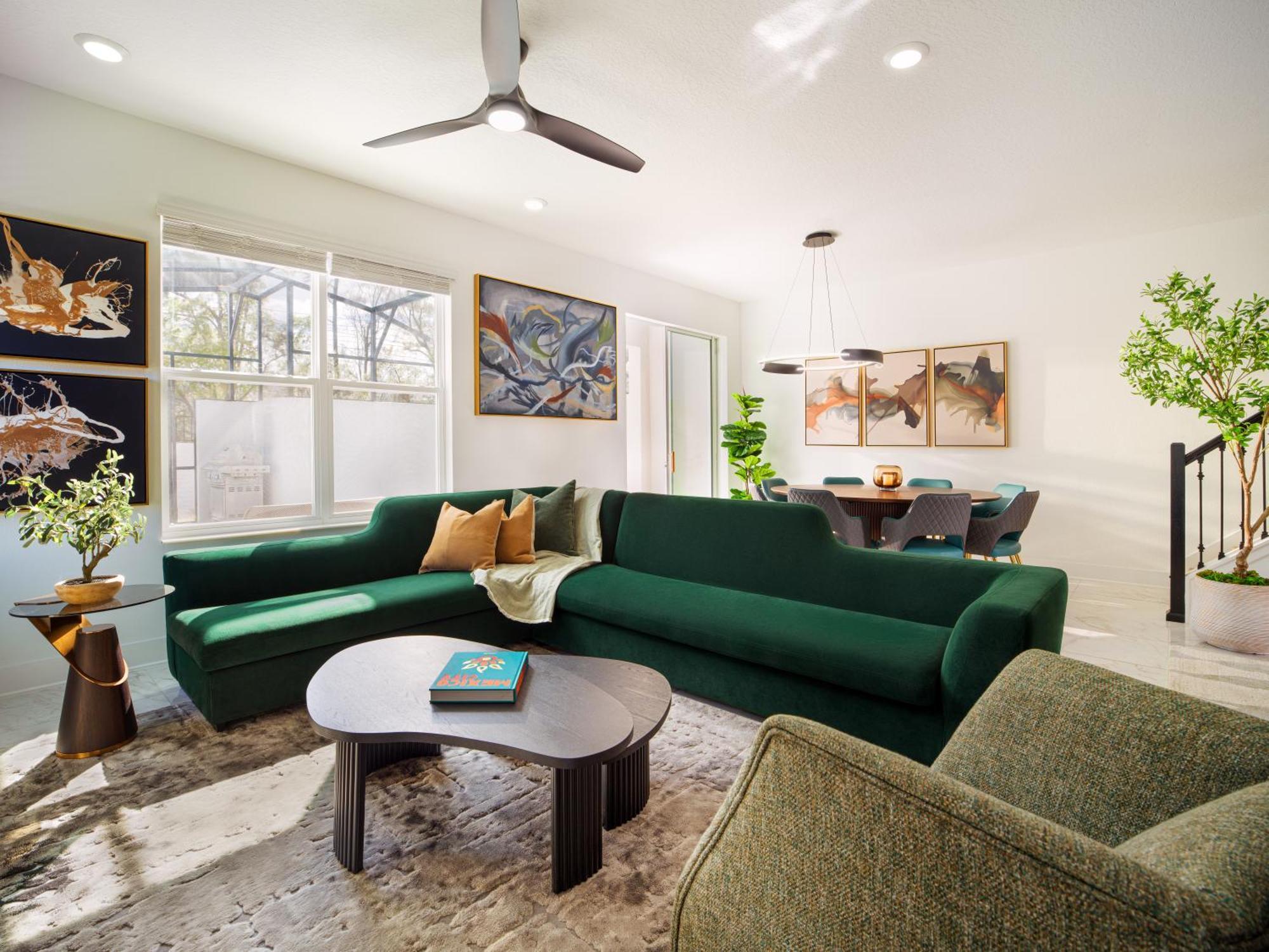 5 Bedroom Townhome with Kitchen, Living Lounge with Private Pool